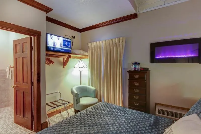 Bed in Afton House Inn