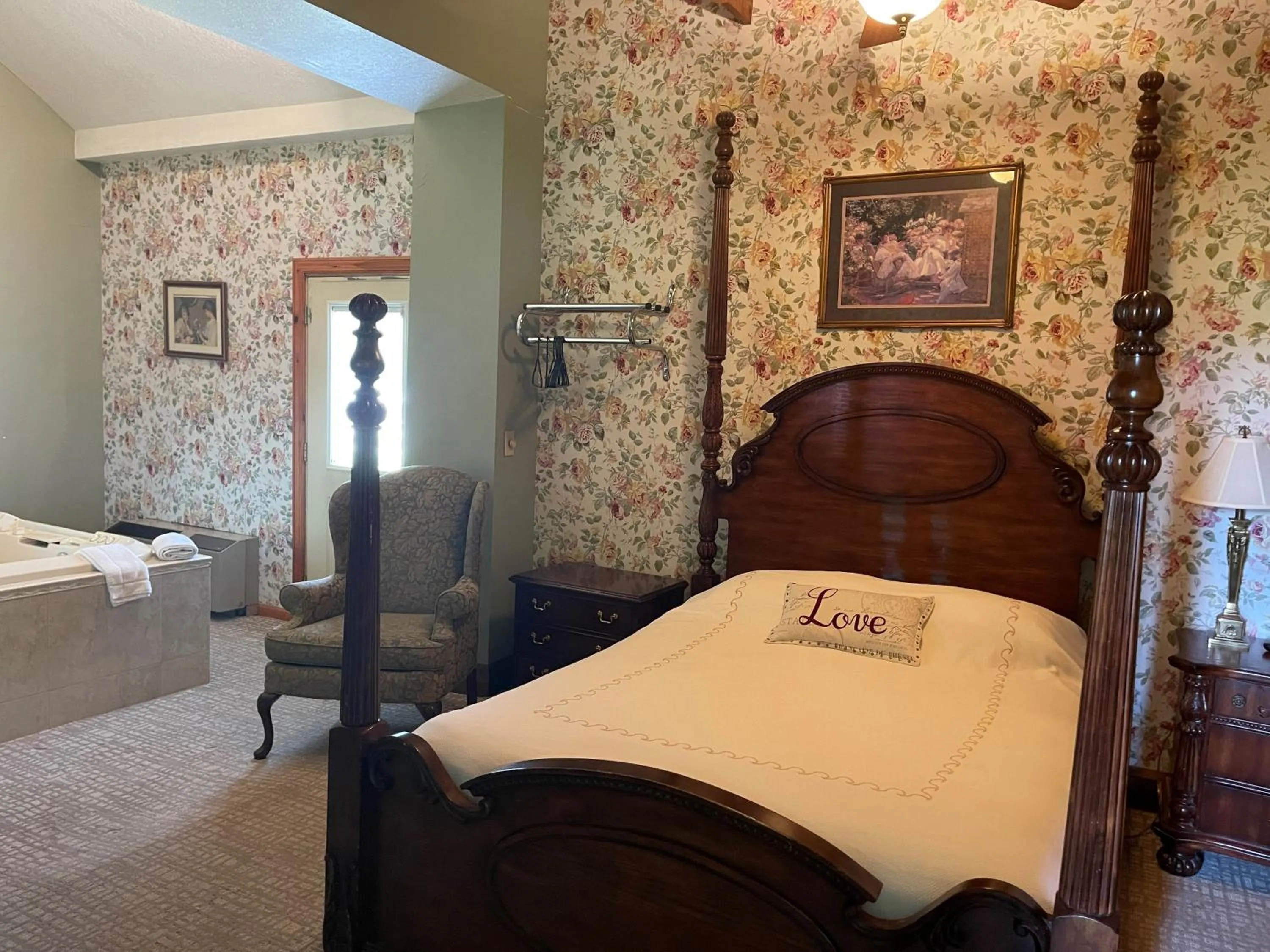 Bed in Afton House Inn