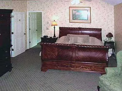 Bed in Afton House Inn