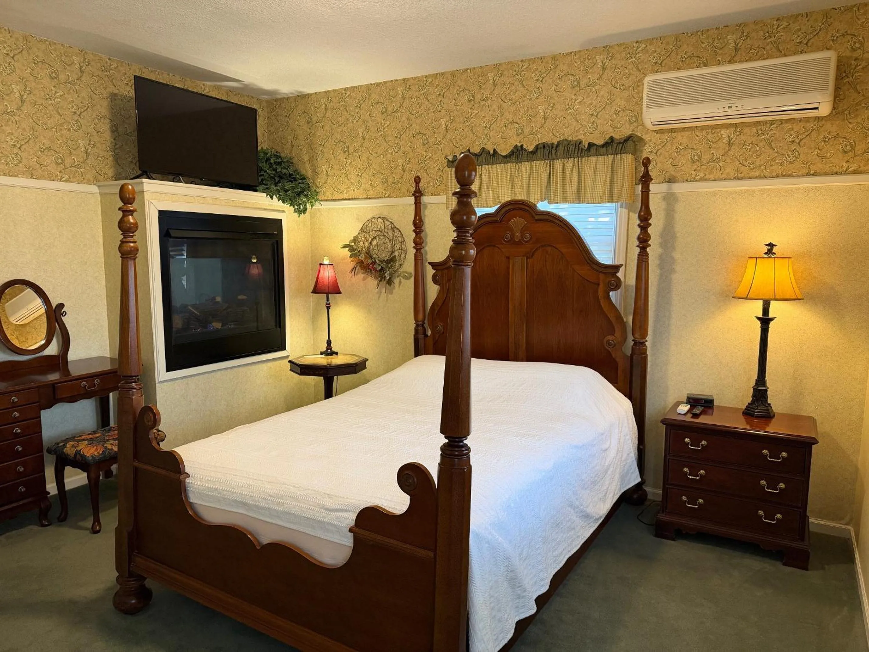 TV and multimedia, Bed in Afton House Inn