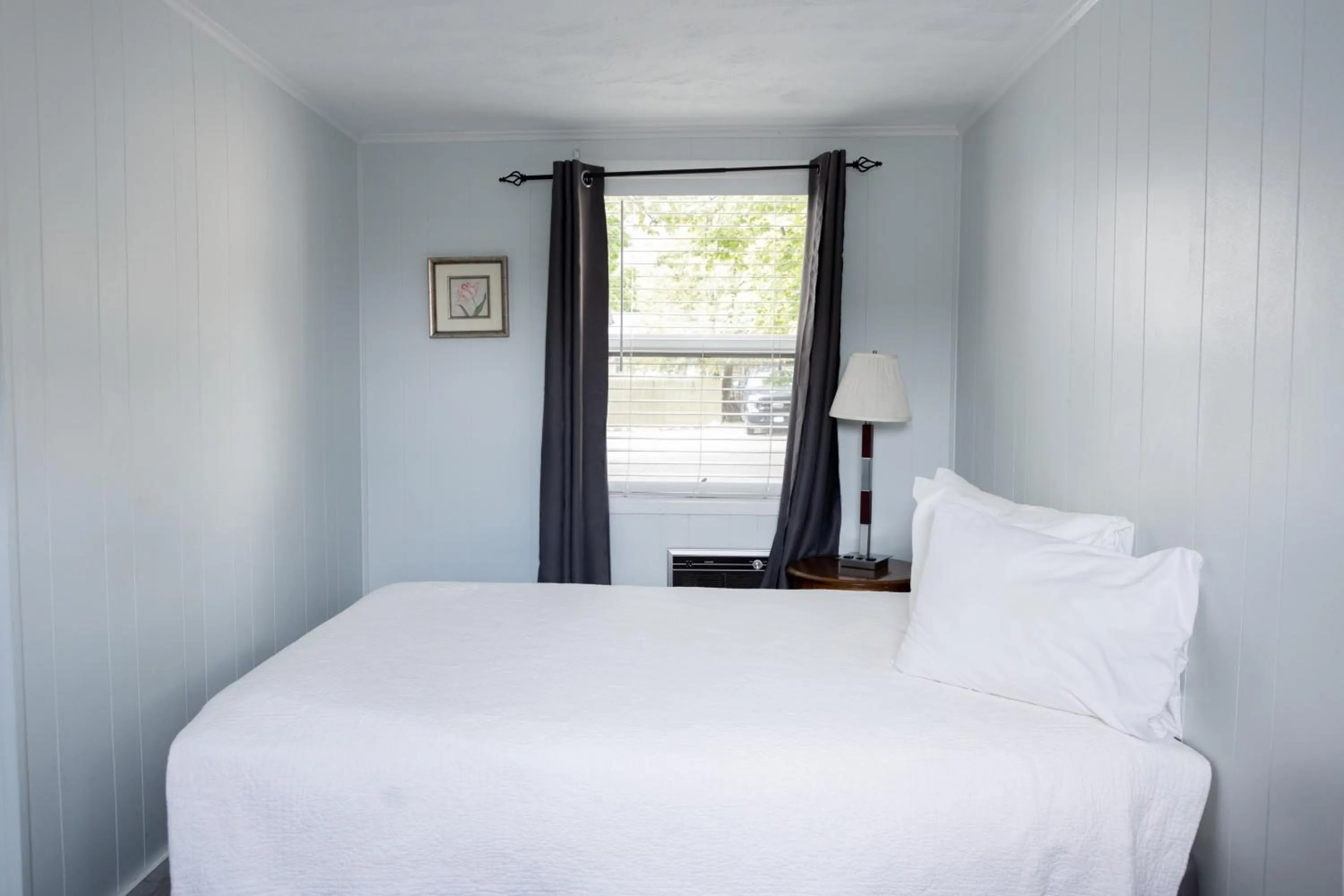 Bedroom, Bed in The Heritage of Lake George