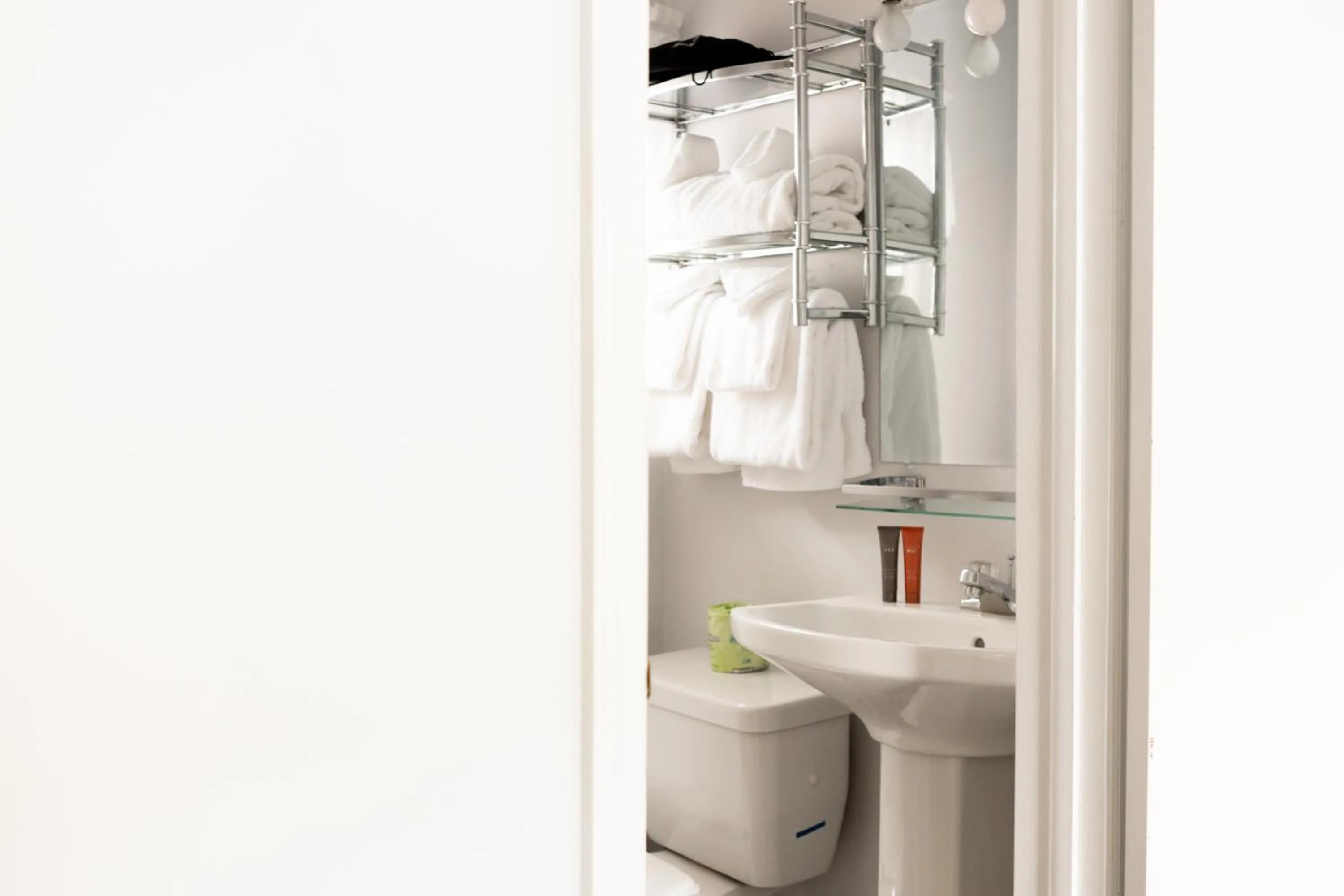 Bathroom in The Heritage of Lake George