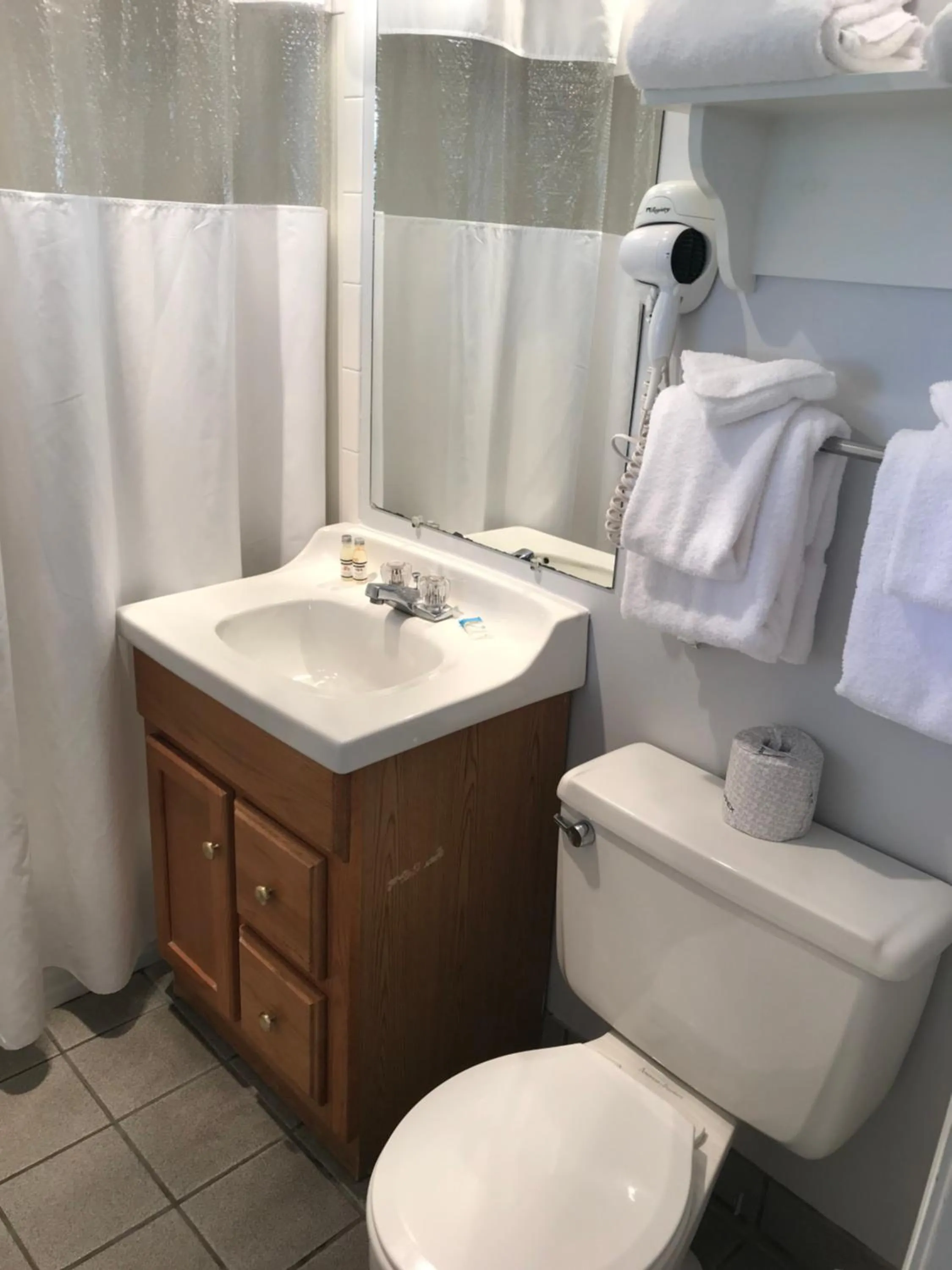 Bathroom in The Heritage of Lake George