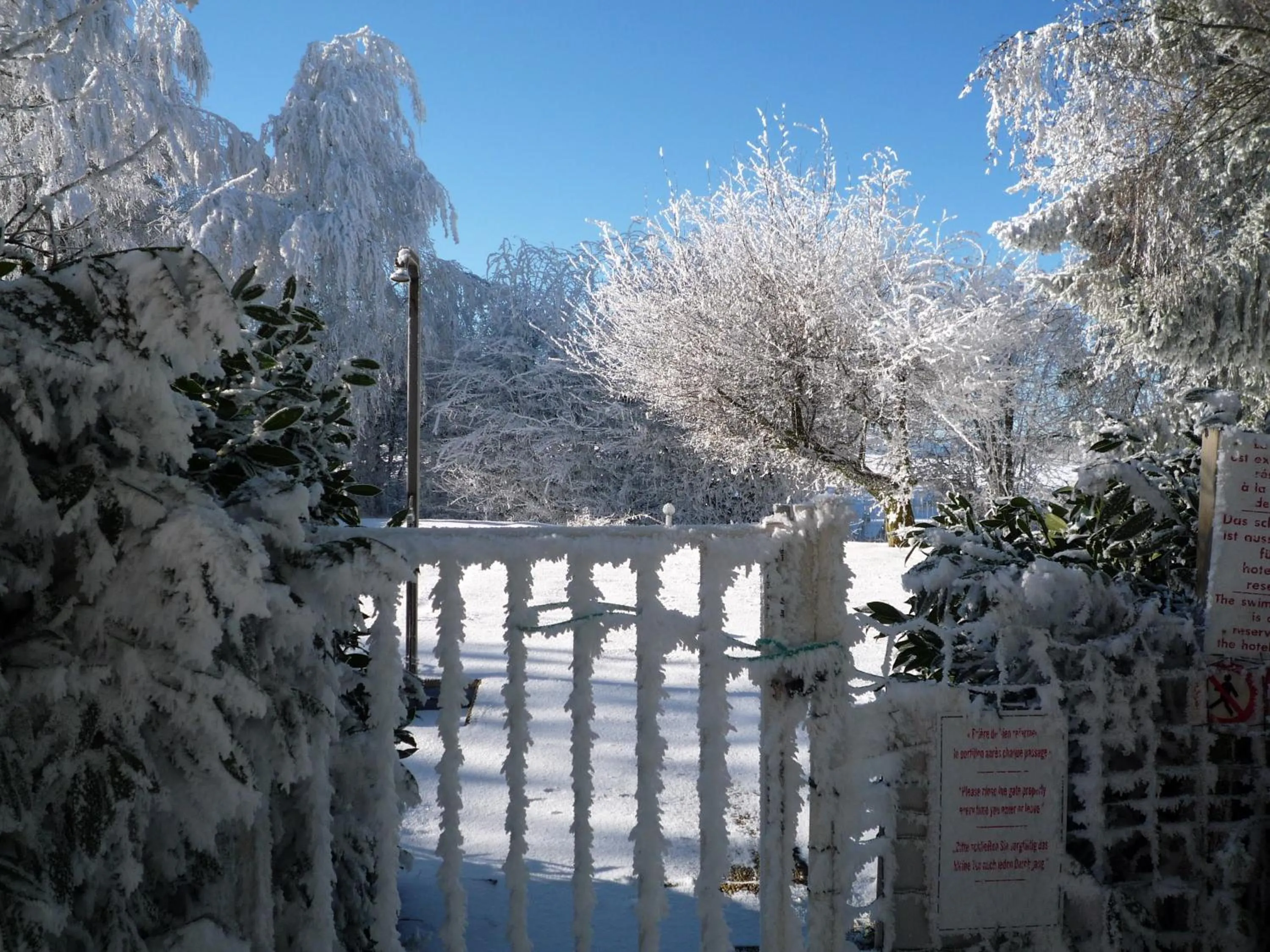 Facade/entrance in The Originals City, Hôtel Rey du Mont Sion, Saint-Julien-en-Genevois Sud