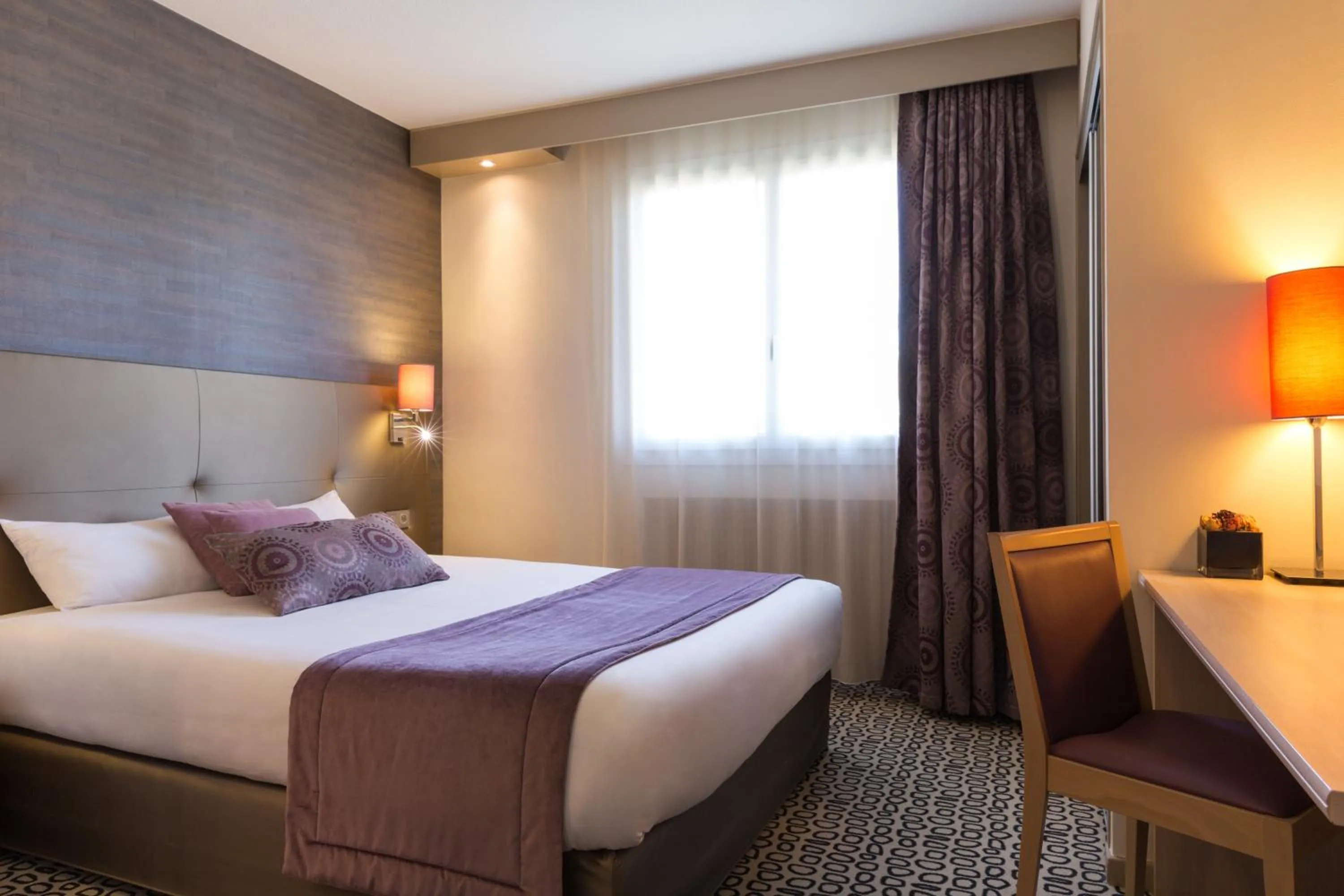 Bed in The Originals City, Hôtel Rey du Mont Sion, Saint-Julien-en-Genevois Sud