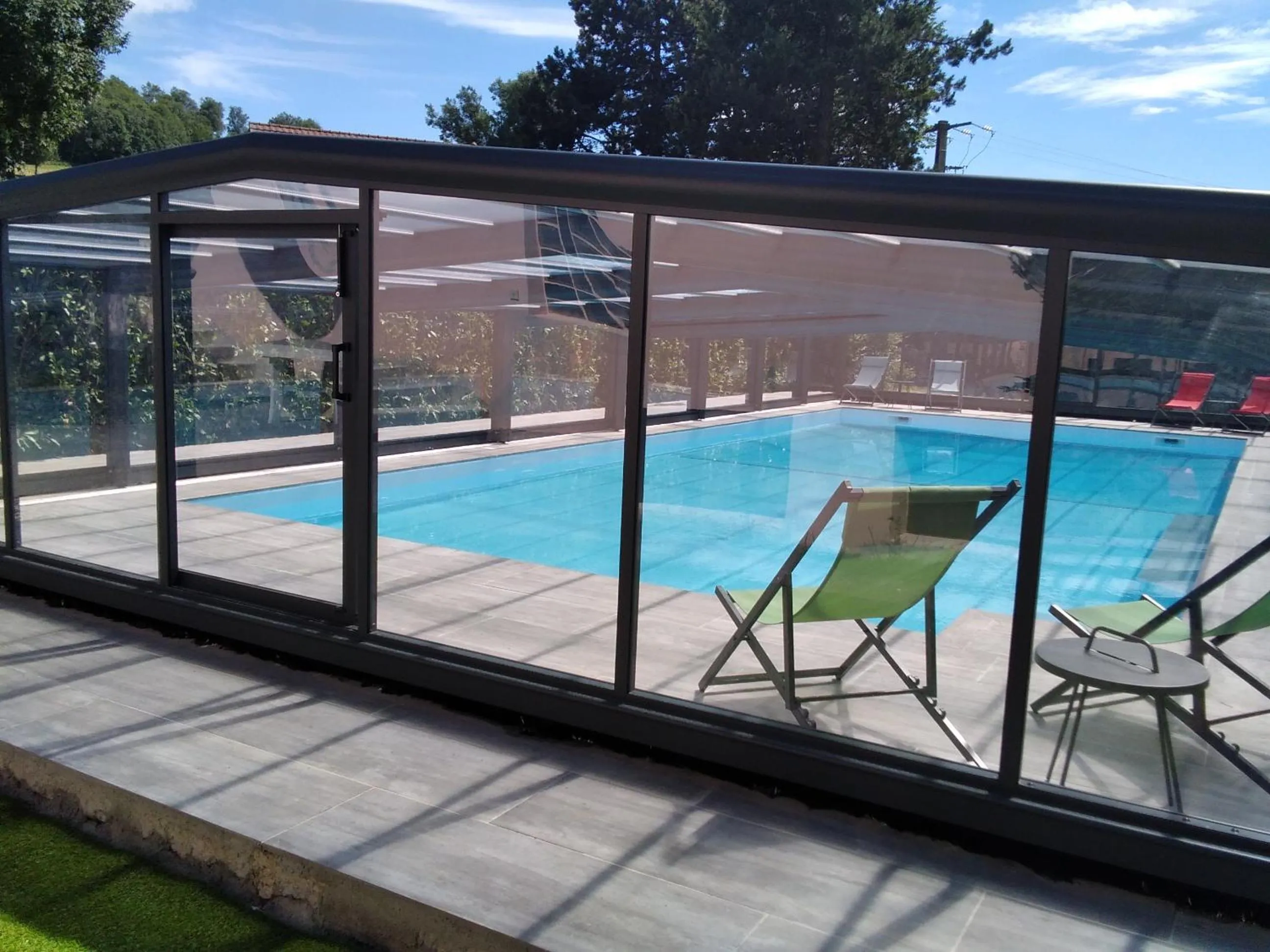 Swimming pool in The Originals City, Hôtel Rey du Mont Sion, Saint-Julien-en-Genevois Sud