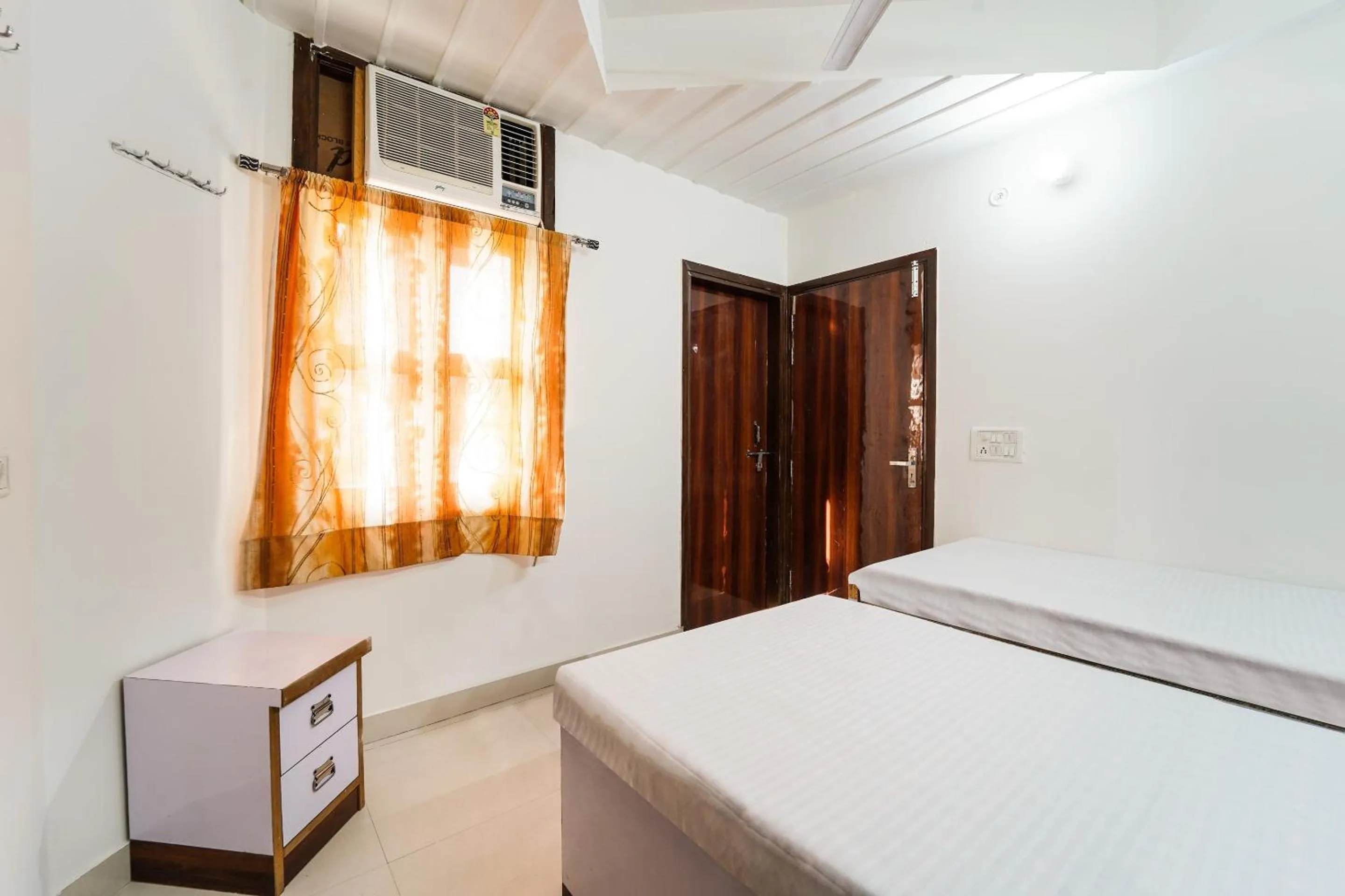 Bedroom, Bed in Super Hotel O Chahal Guest House Near Nangloi Railway Station Metro Station