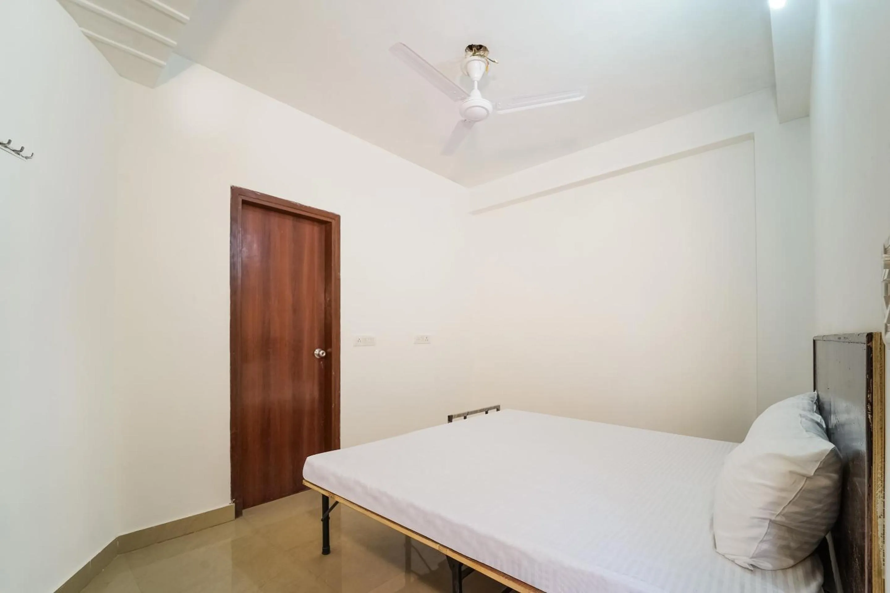 Bedroom, Bed in Super Hotel O Chahal Guest House Near Nangloi Railway Station Metro Station