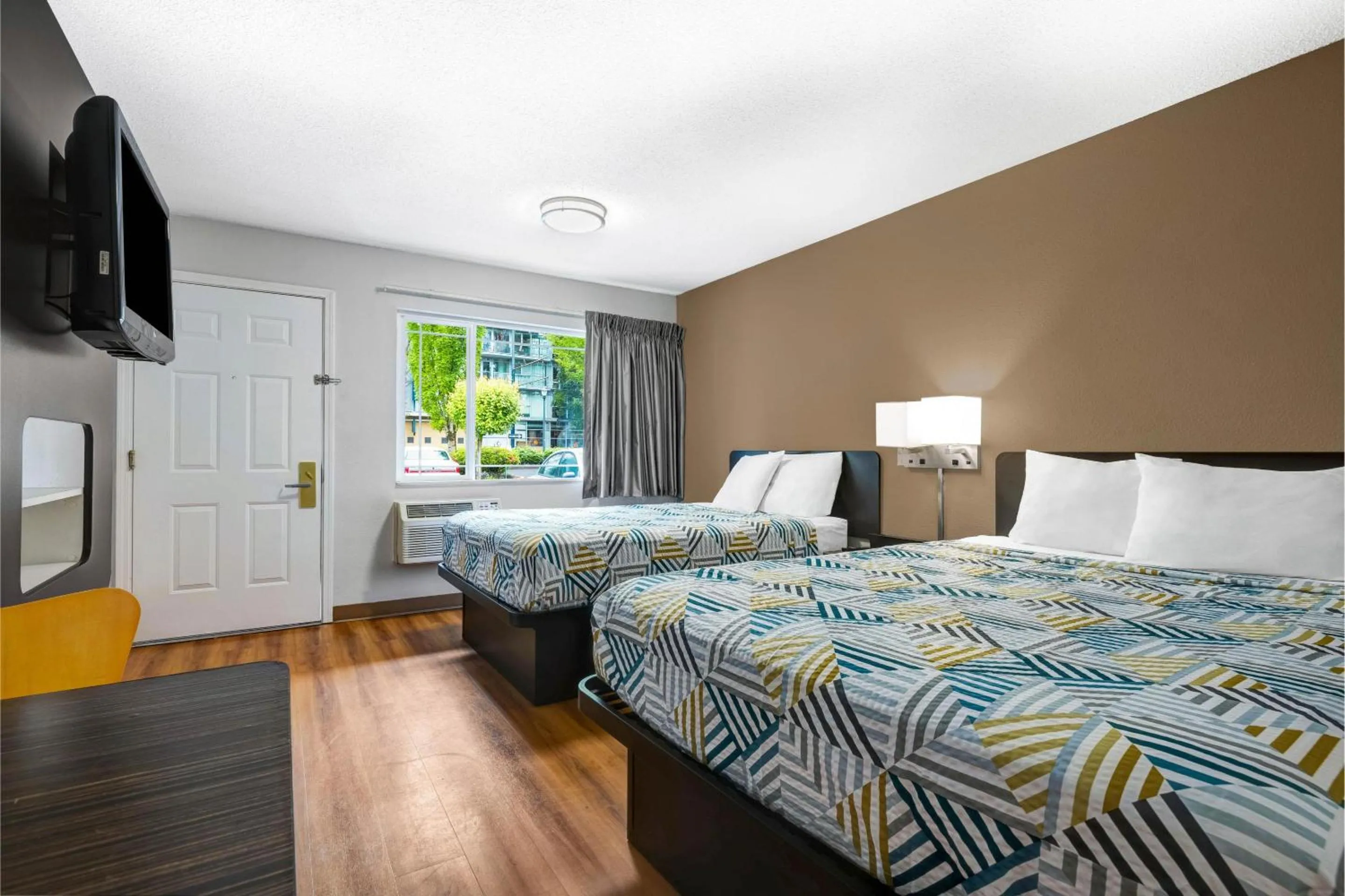 Bed in Motel 6 - Motel 6 Portland, OR - Downtown