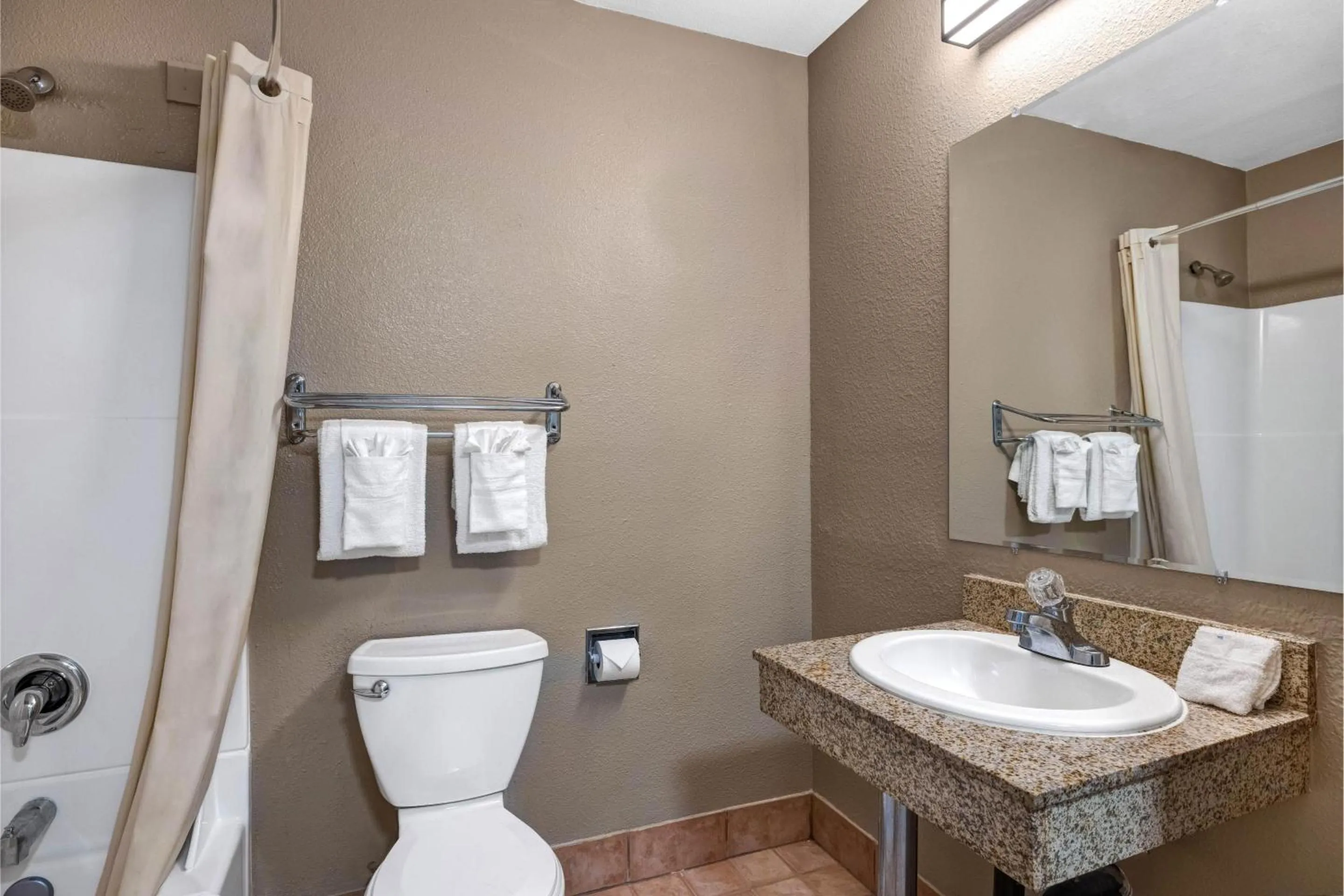 Bathroom in Motel 6 - Motel 6 Portland, OR - Downtown