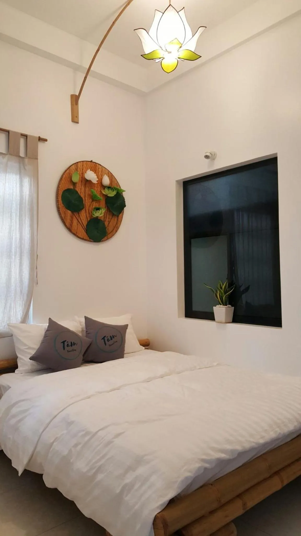 Communal lounge/ TV room, Bed in Tâm Homestay