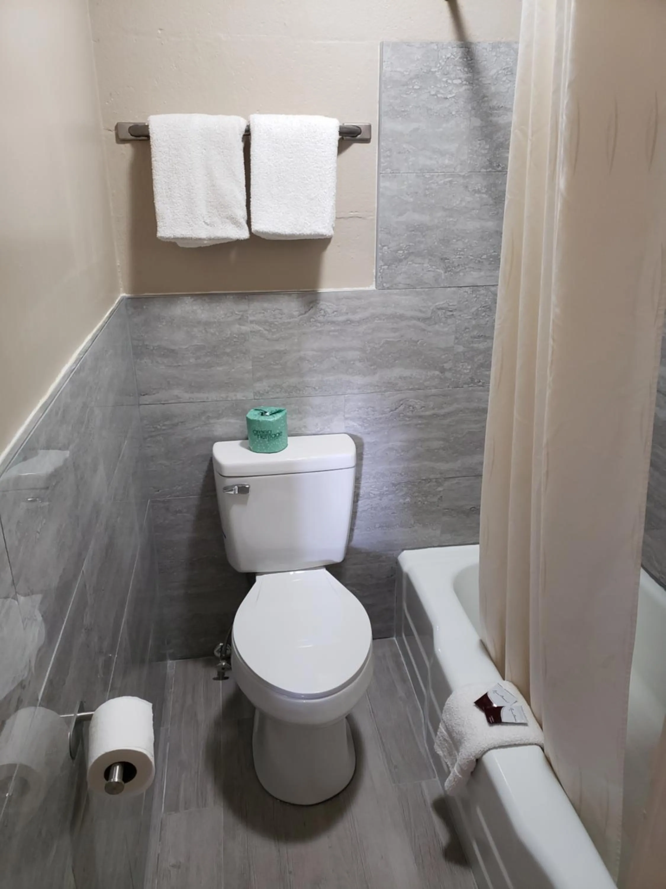 Bathroom in River Heights Motel