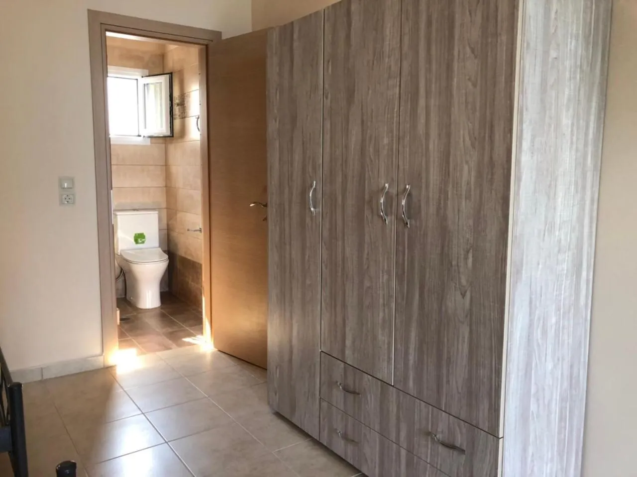 Shower in Akrogiali Studios