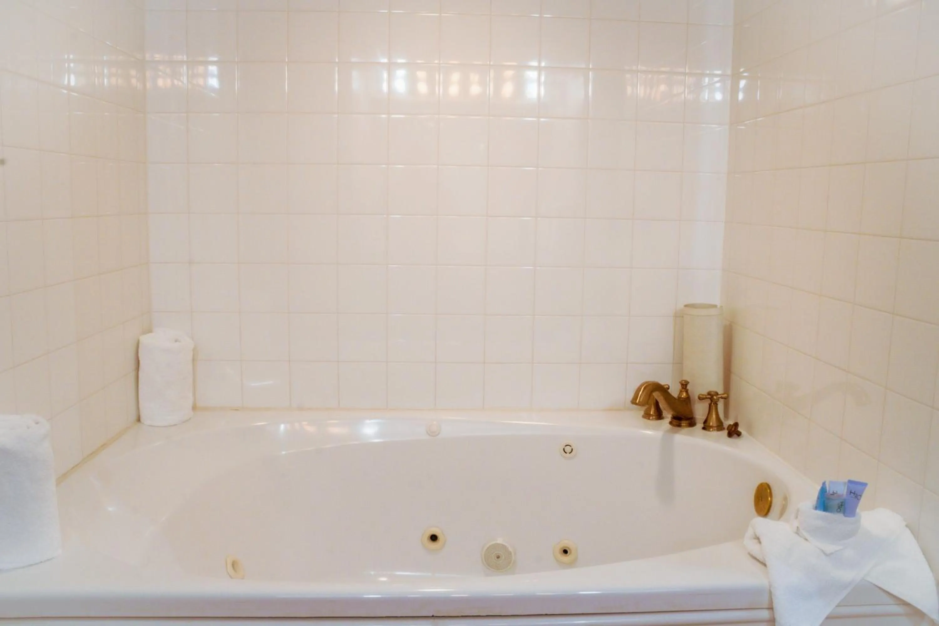 Bath in Historic Bullock Hotel