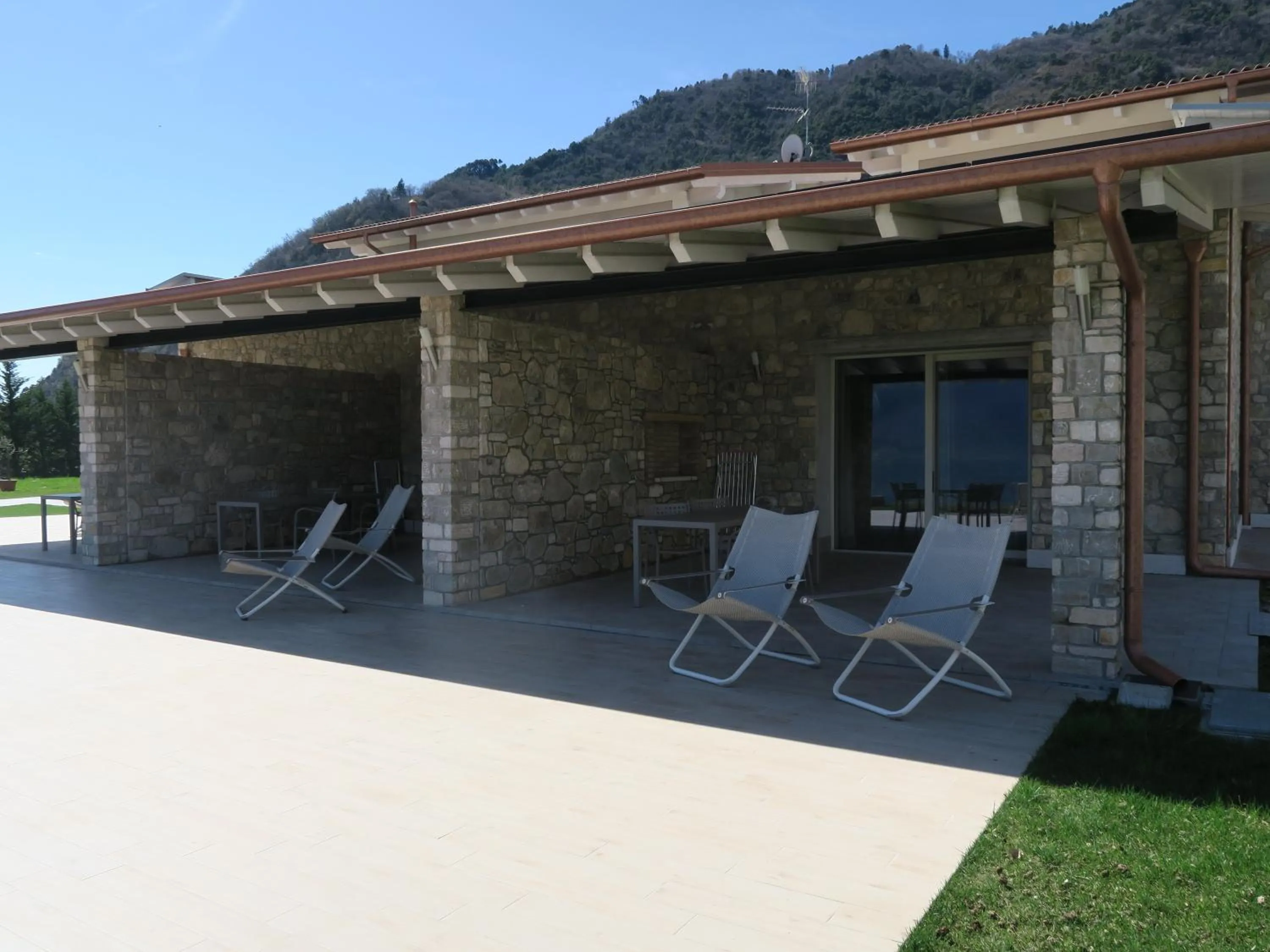Balcony/Terrace in Oasi Da Vinci Apartments Lake Garda View