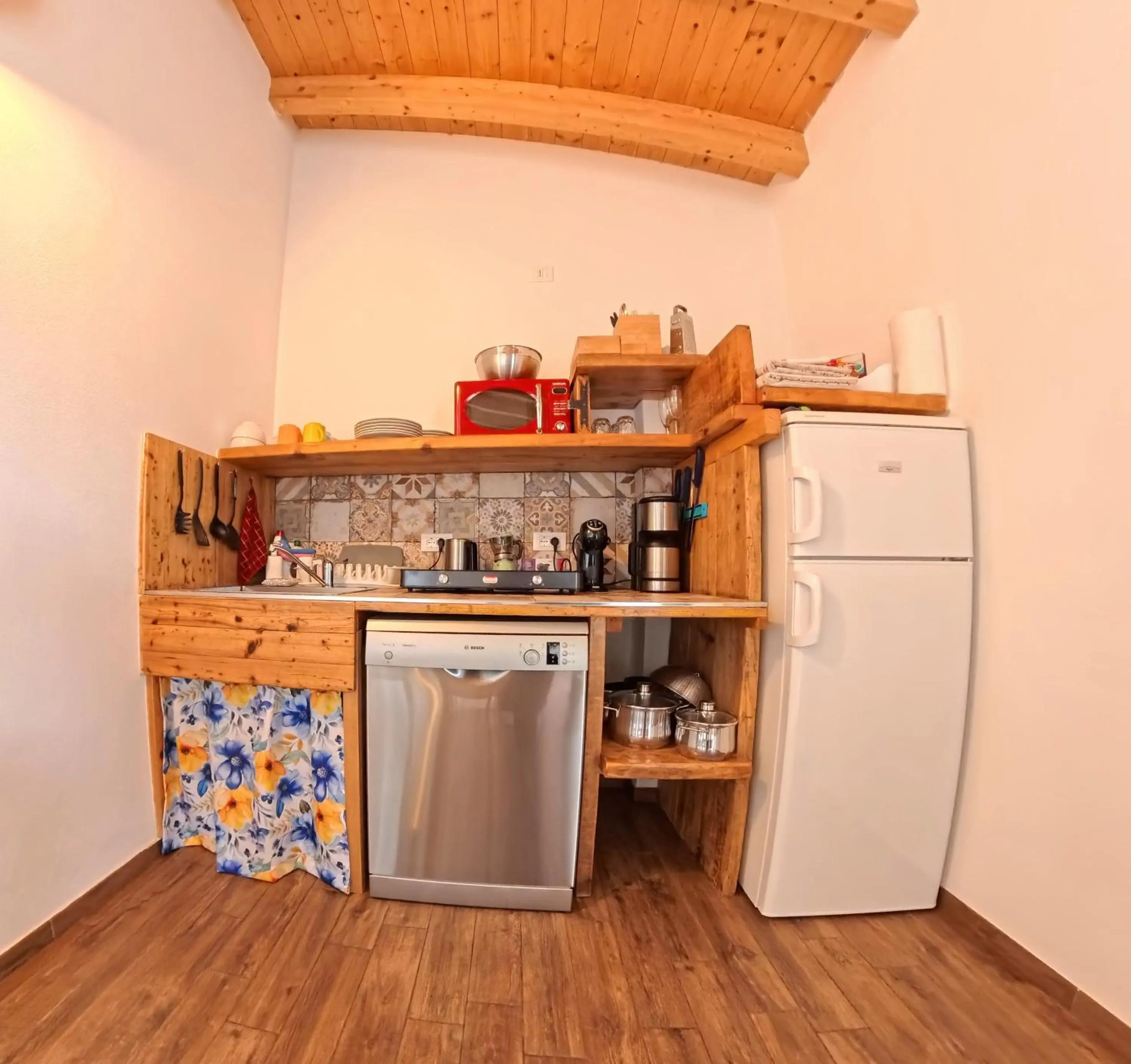 dishwasher in Oasi Da Vinci Apartments Lake Garda View