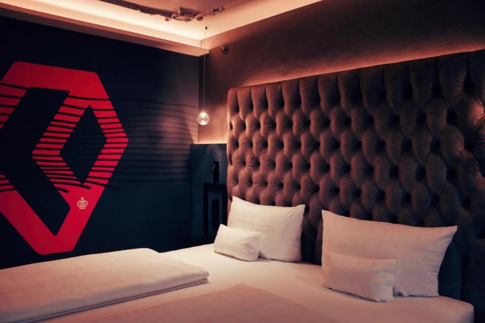 Bed in Hotel Alpenkönig