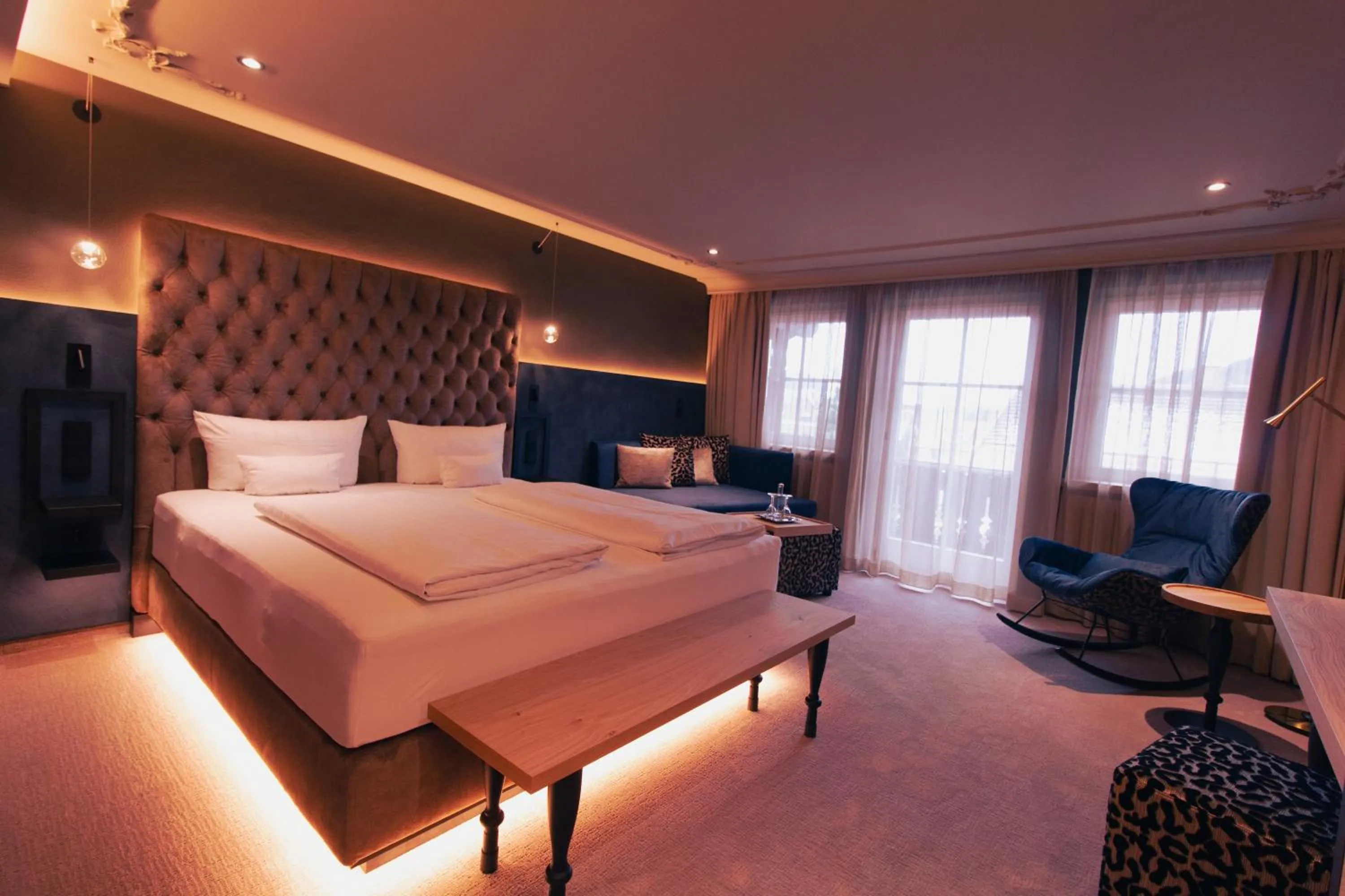 Bed in Hotel Alpenkönig