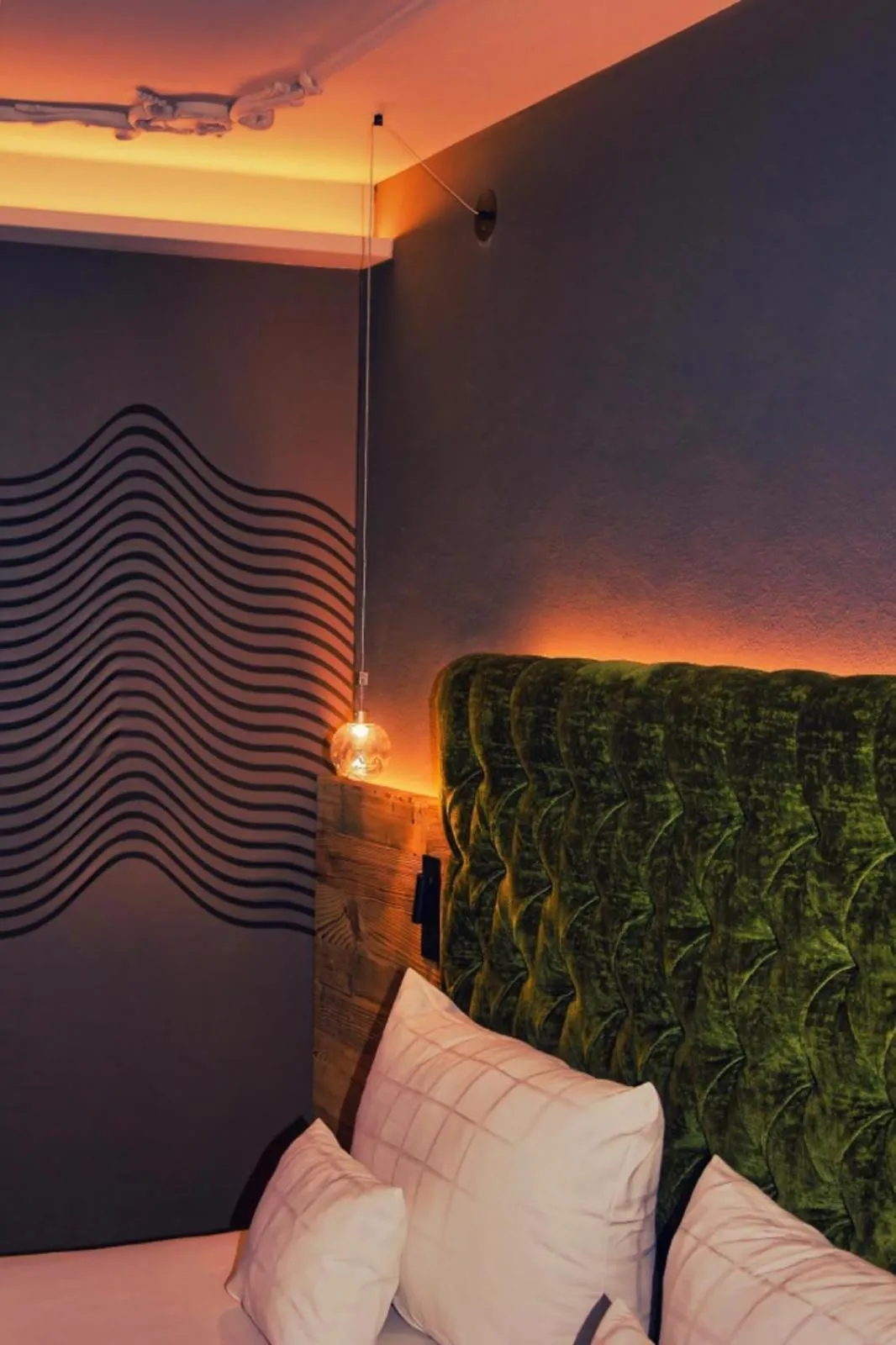 Bed in Hotel Alpenkönig