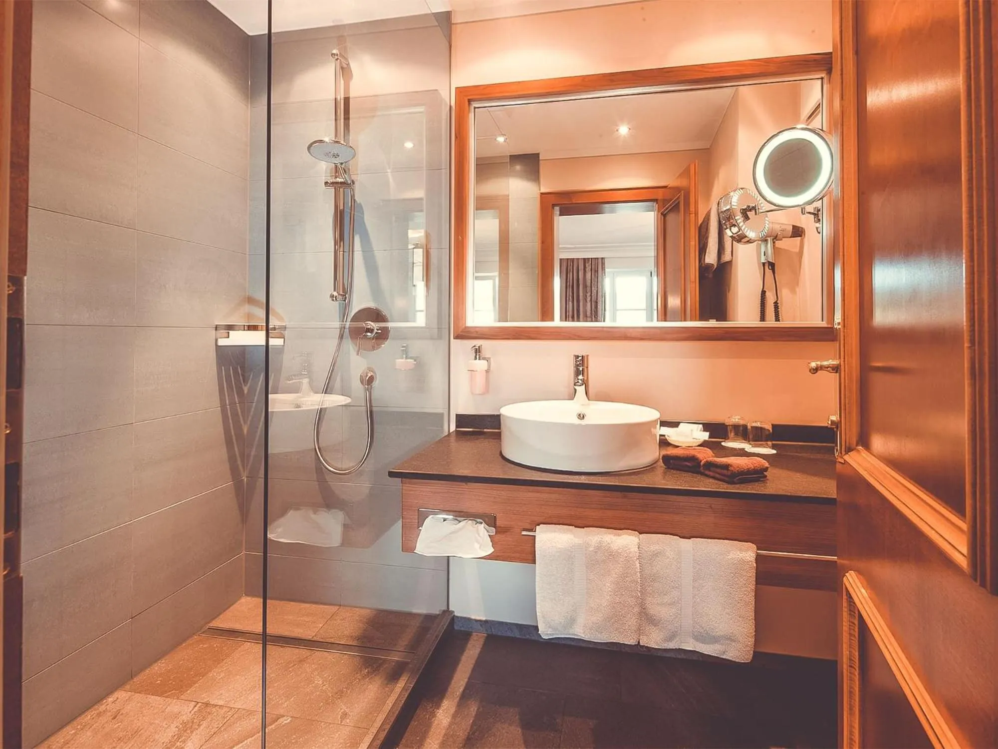 Shower in Hotel Alpenkönig