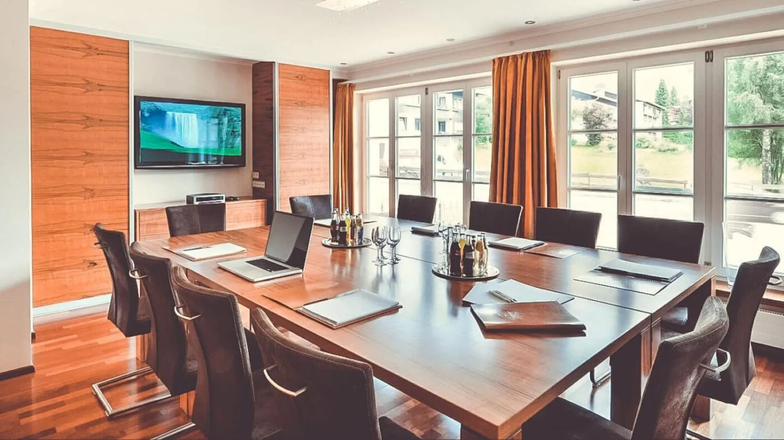 TV and multimedia in Hotel Alpenkönig