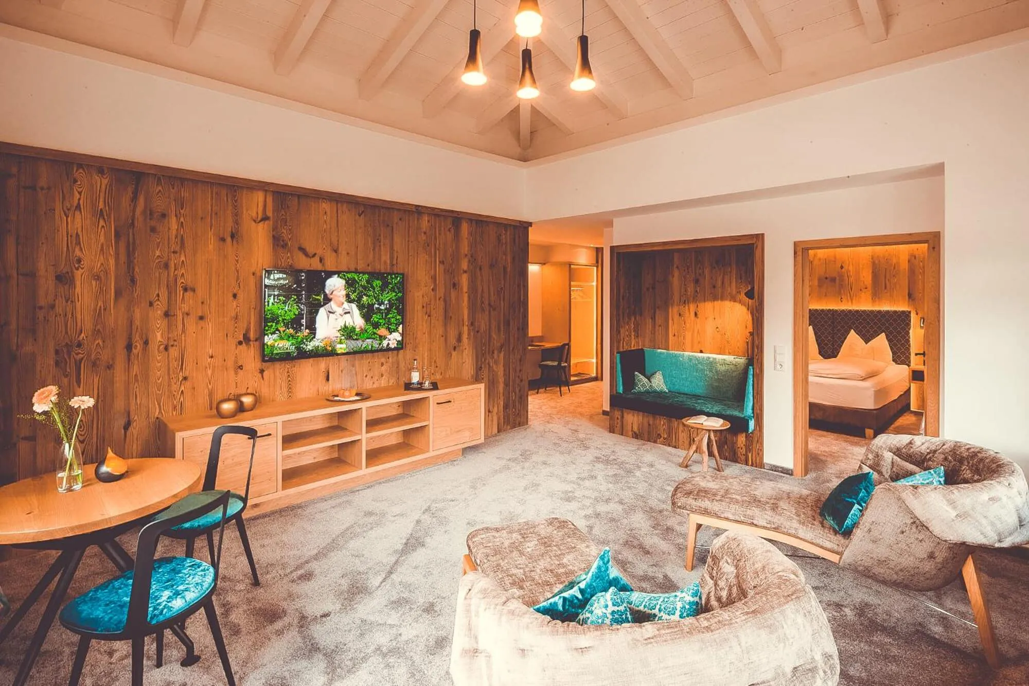 Bed in Hotel Alpenkönig