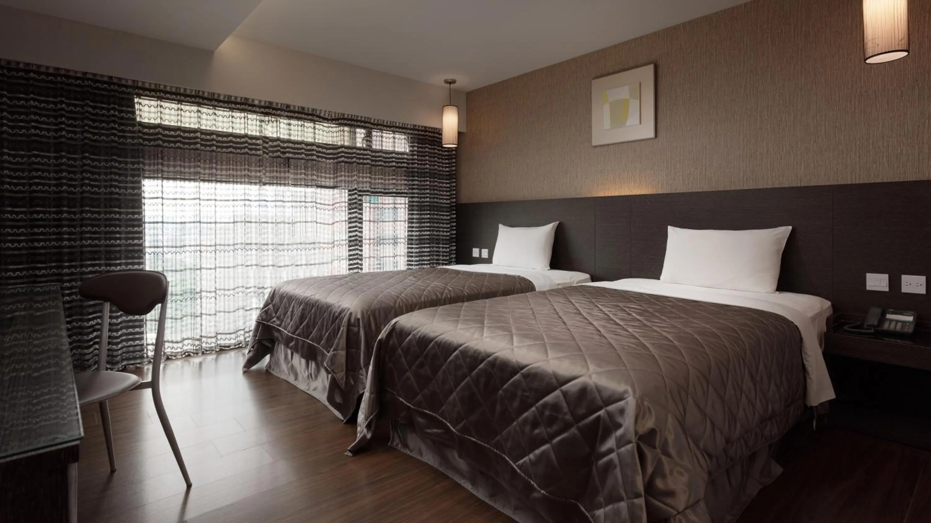 Photo of the whole room, Bed in Fine Hotel