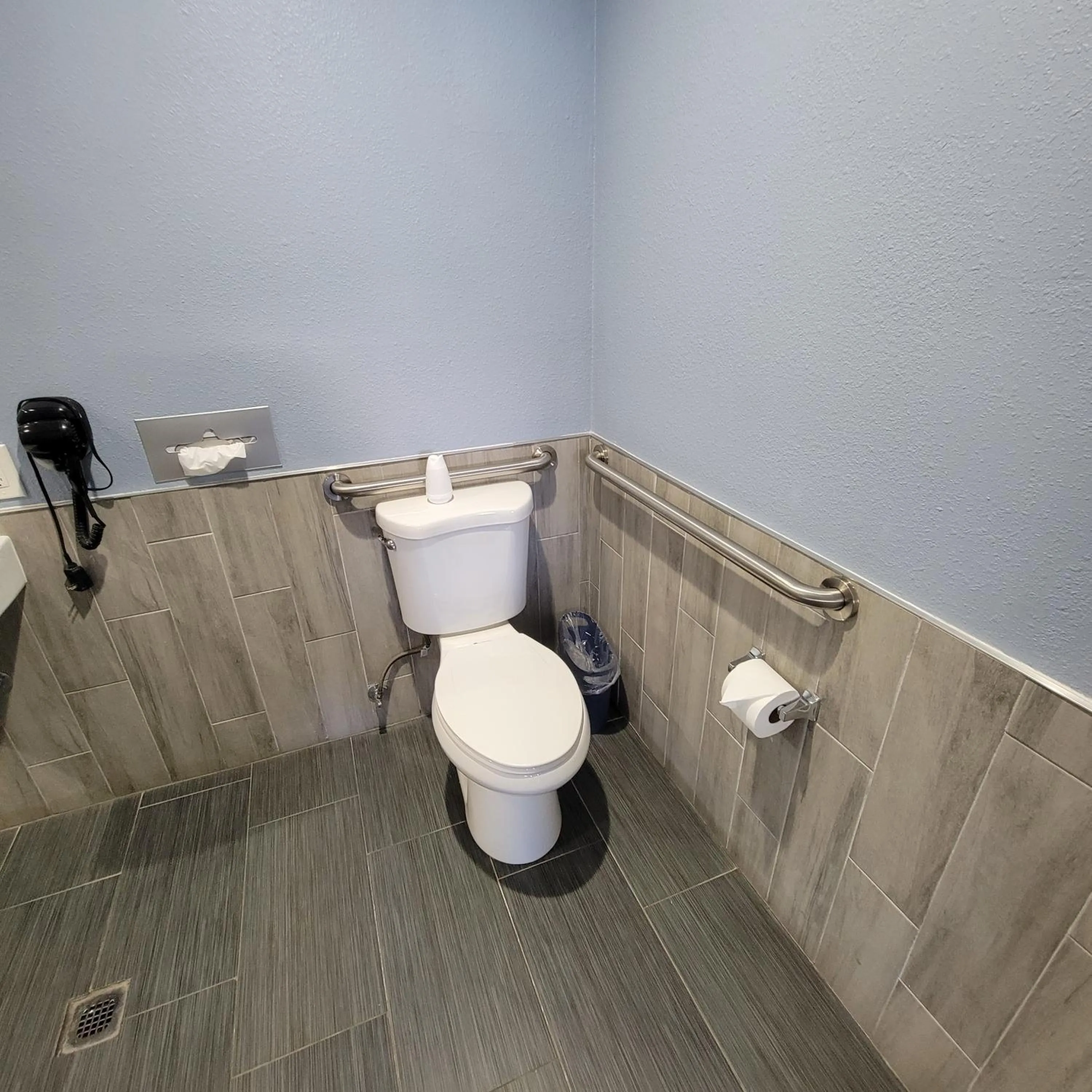 Toilet in Guest Harbor Inn- Port Of Los Angeles San Pedro