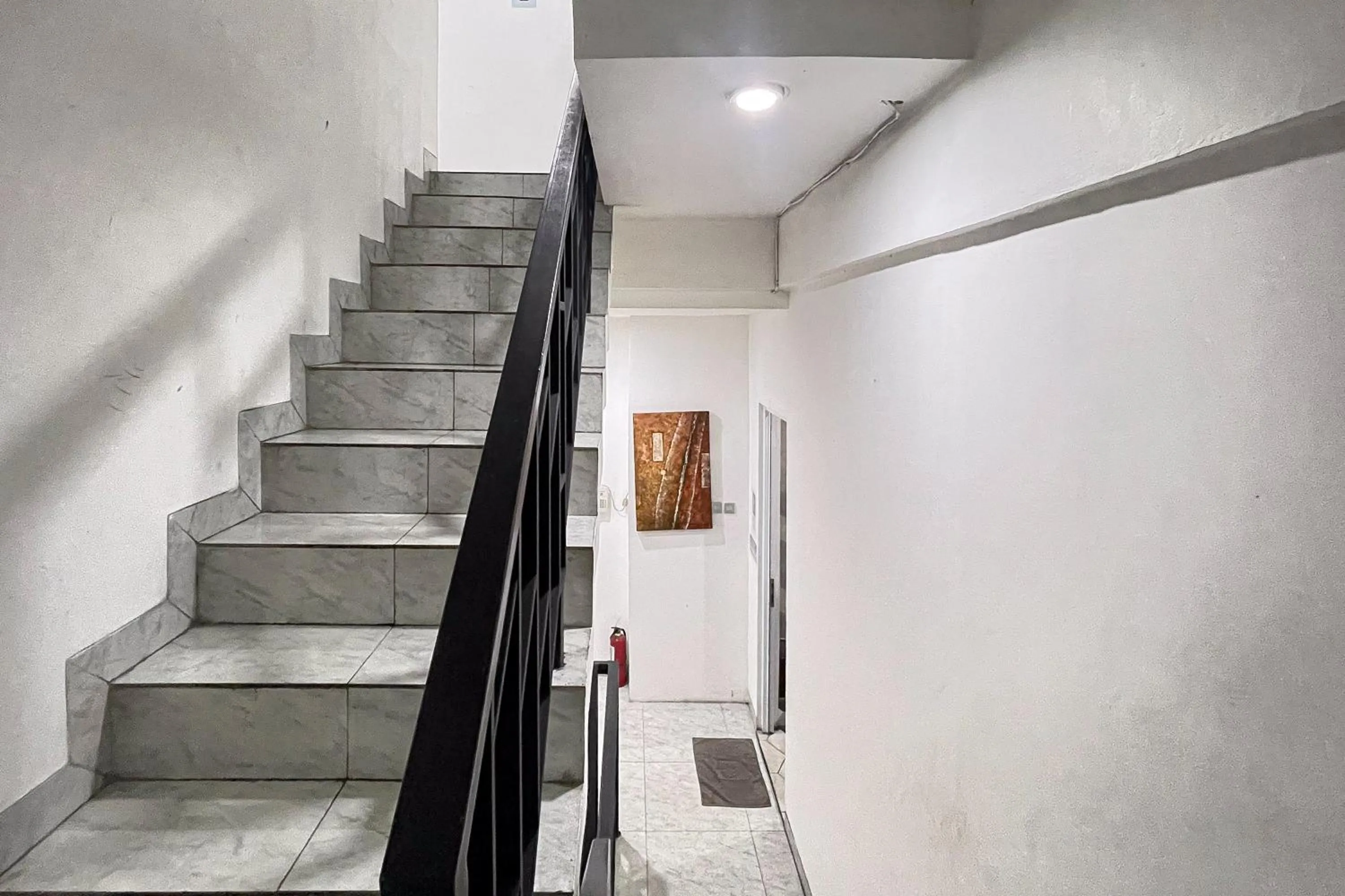 Property building in RedDoorz Hotel Capsule at Batu Tulis