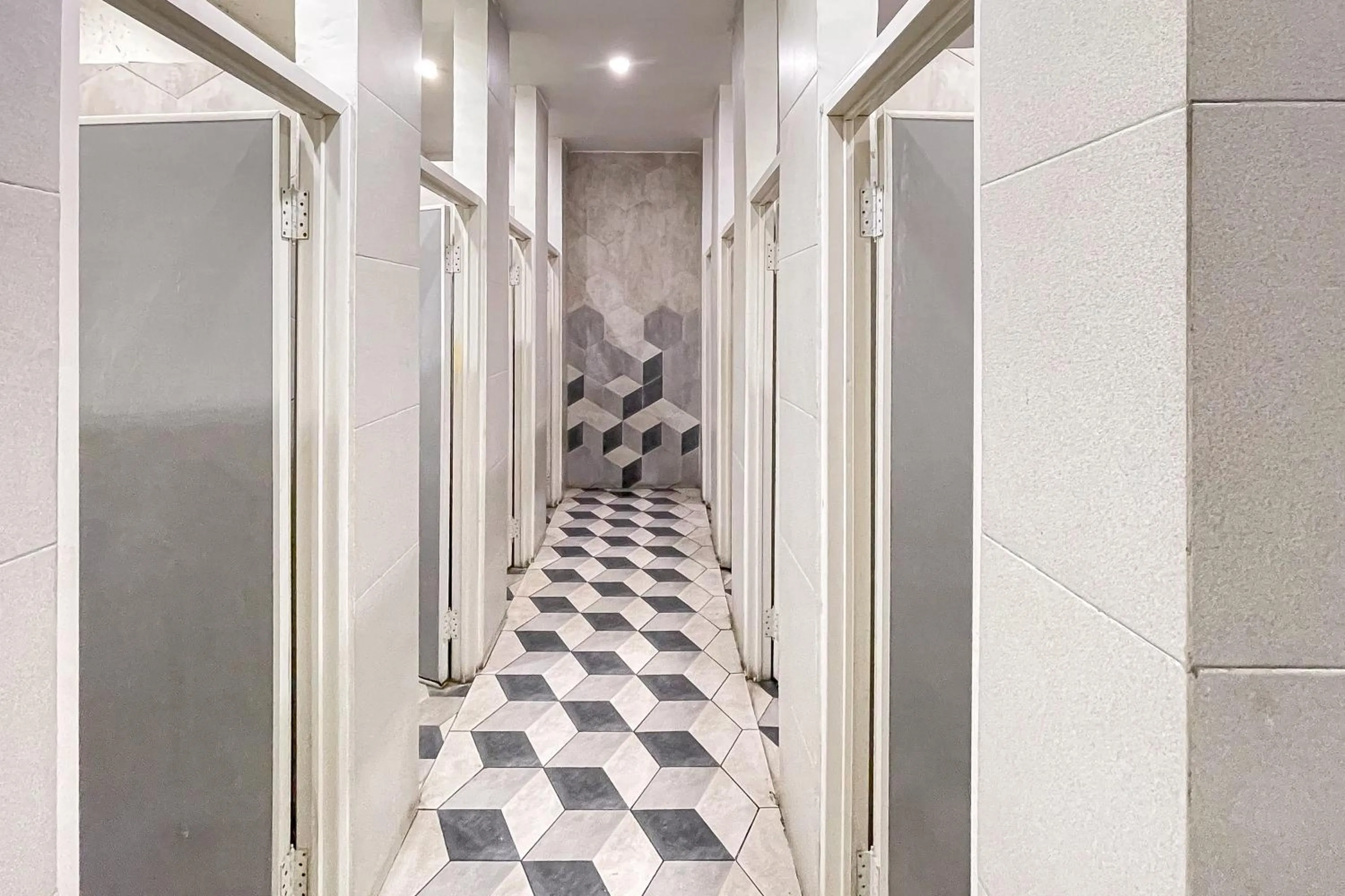 Property building in RedDoorz Hotel Capsule at Batu Tulis