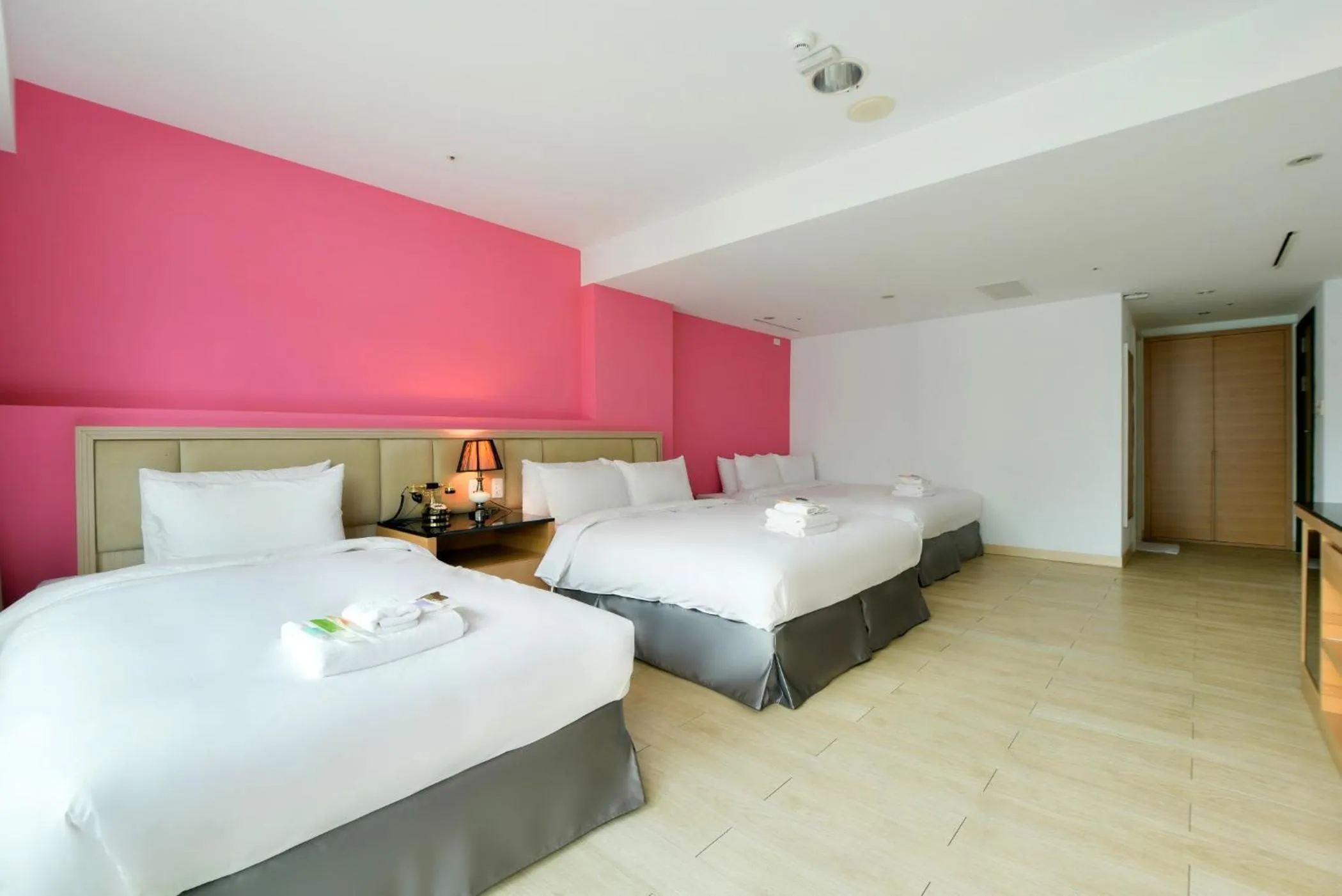 Bed in Hotel Champs Elysées