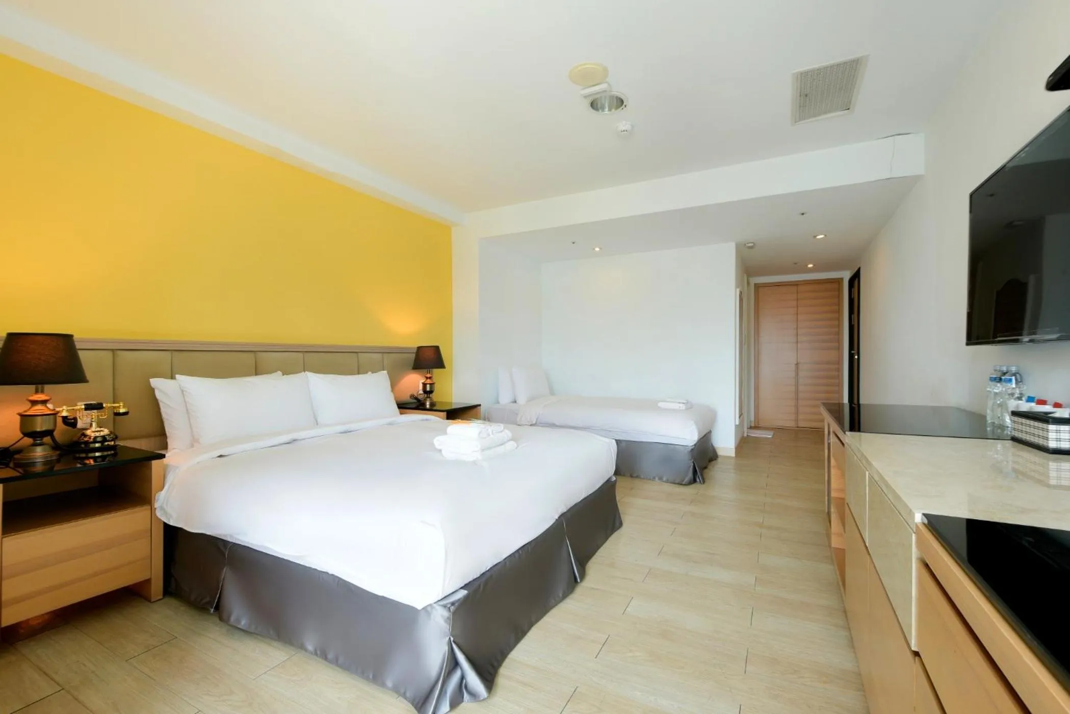 Bed in Hotel Champs Elysées