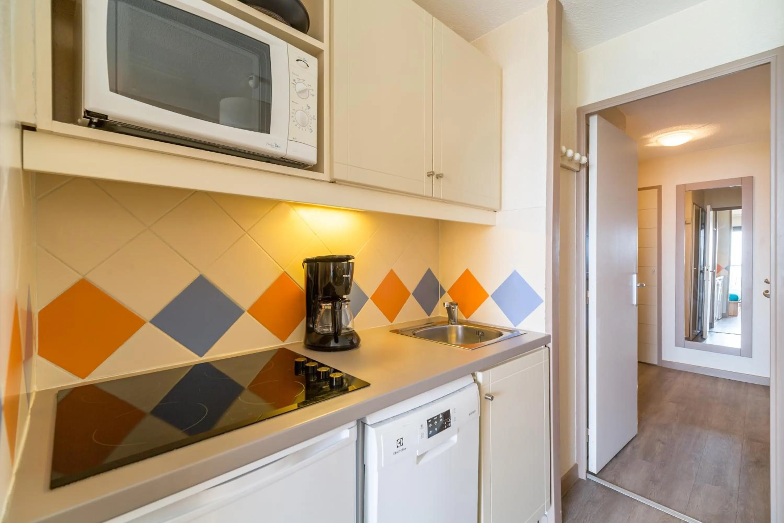 Kitchen or kitchenette in Résidence Pierre & Vacances Cannes Verrerie