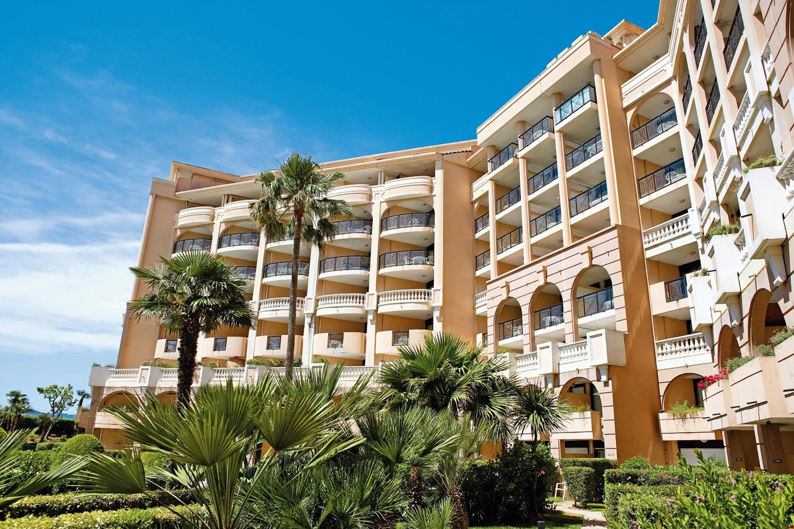 Property building in Résidence Pierre & Vacances Cannes Verrerie