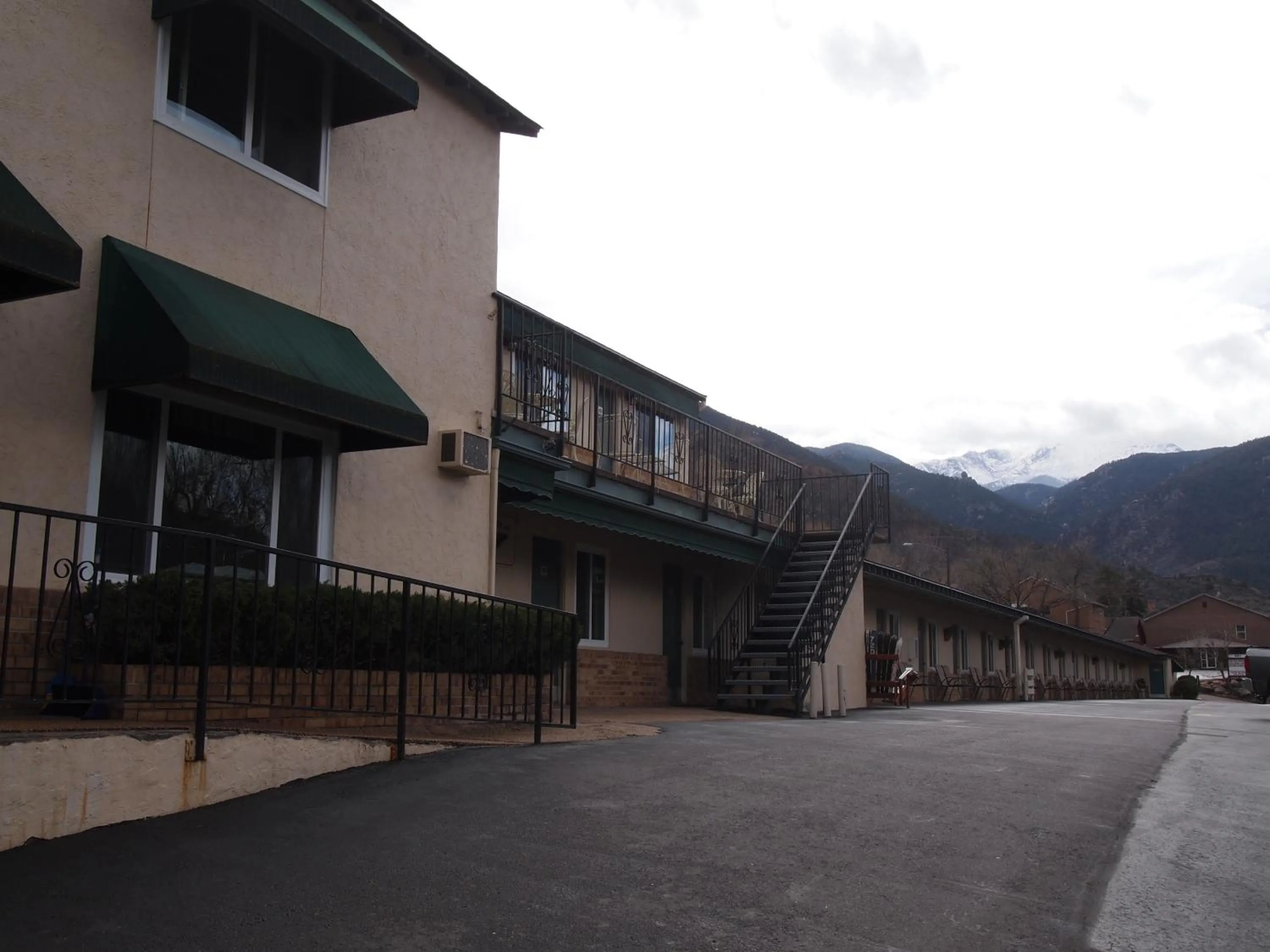 Property building in Eagle Motel