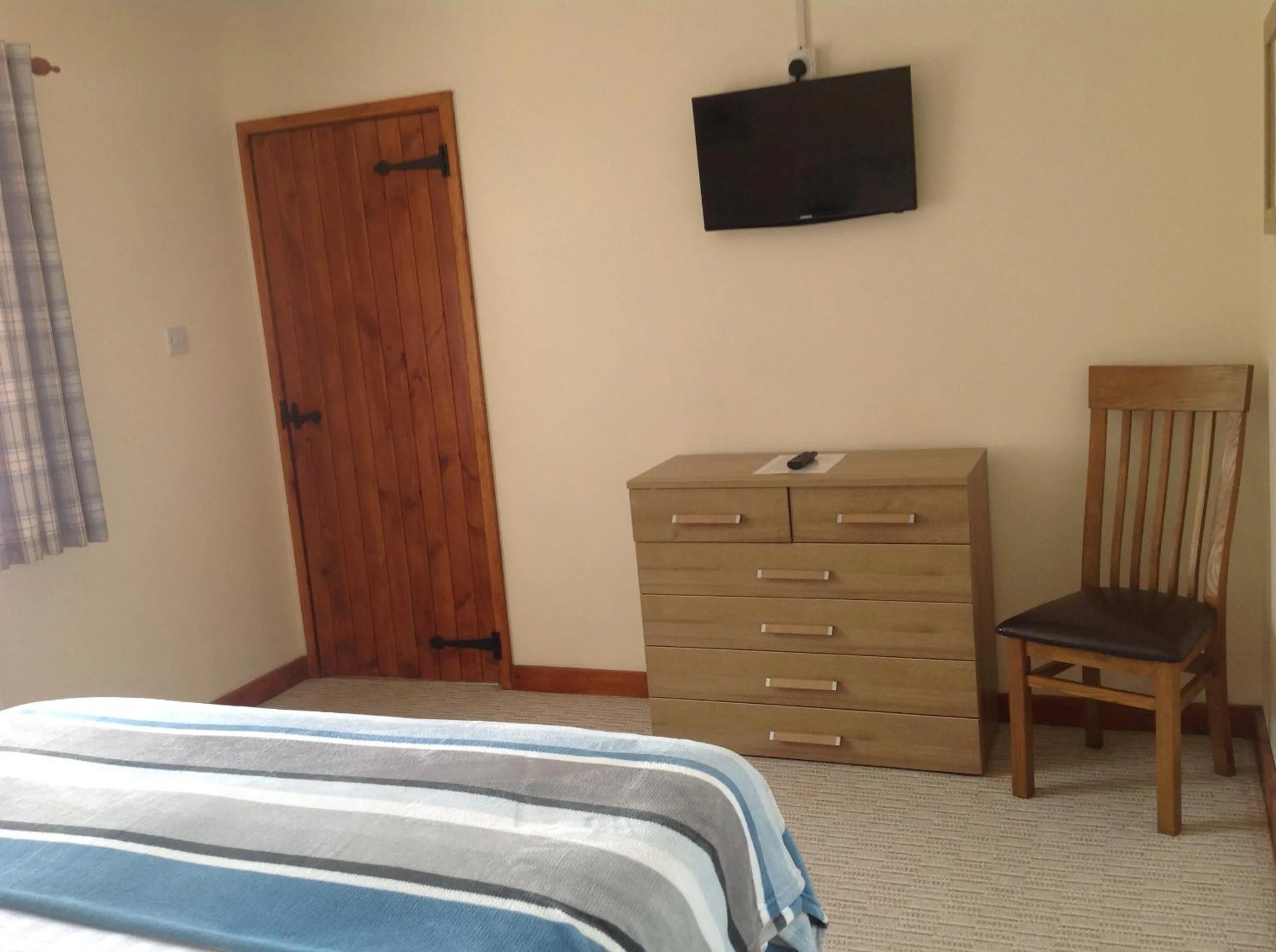 Bedroom, Bed in Meadowview