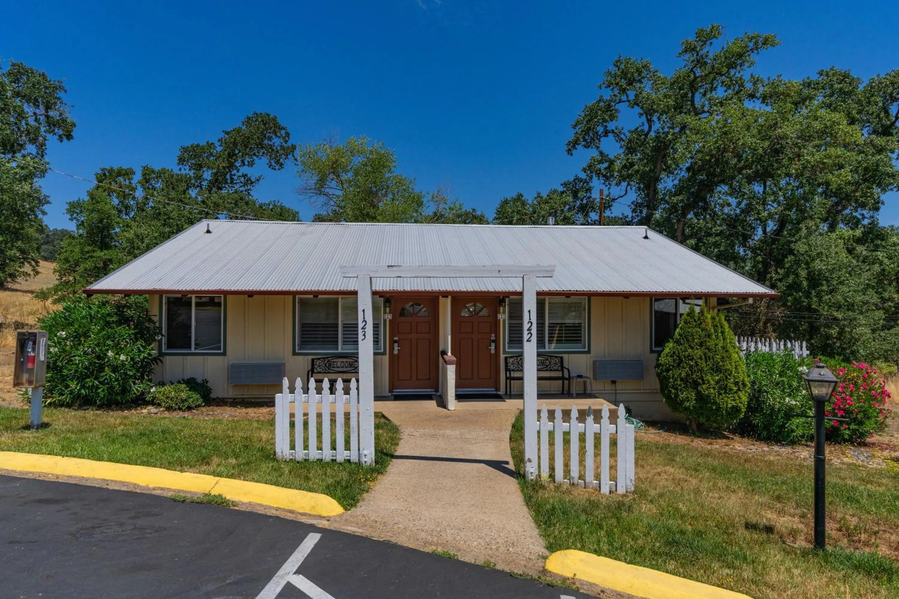 Garden, Property Building in The Jackson Lodge