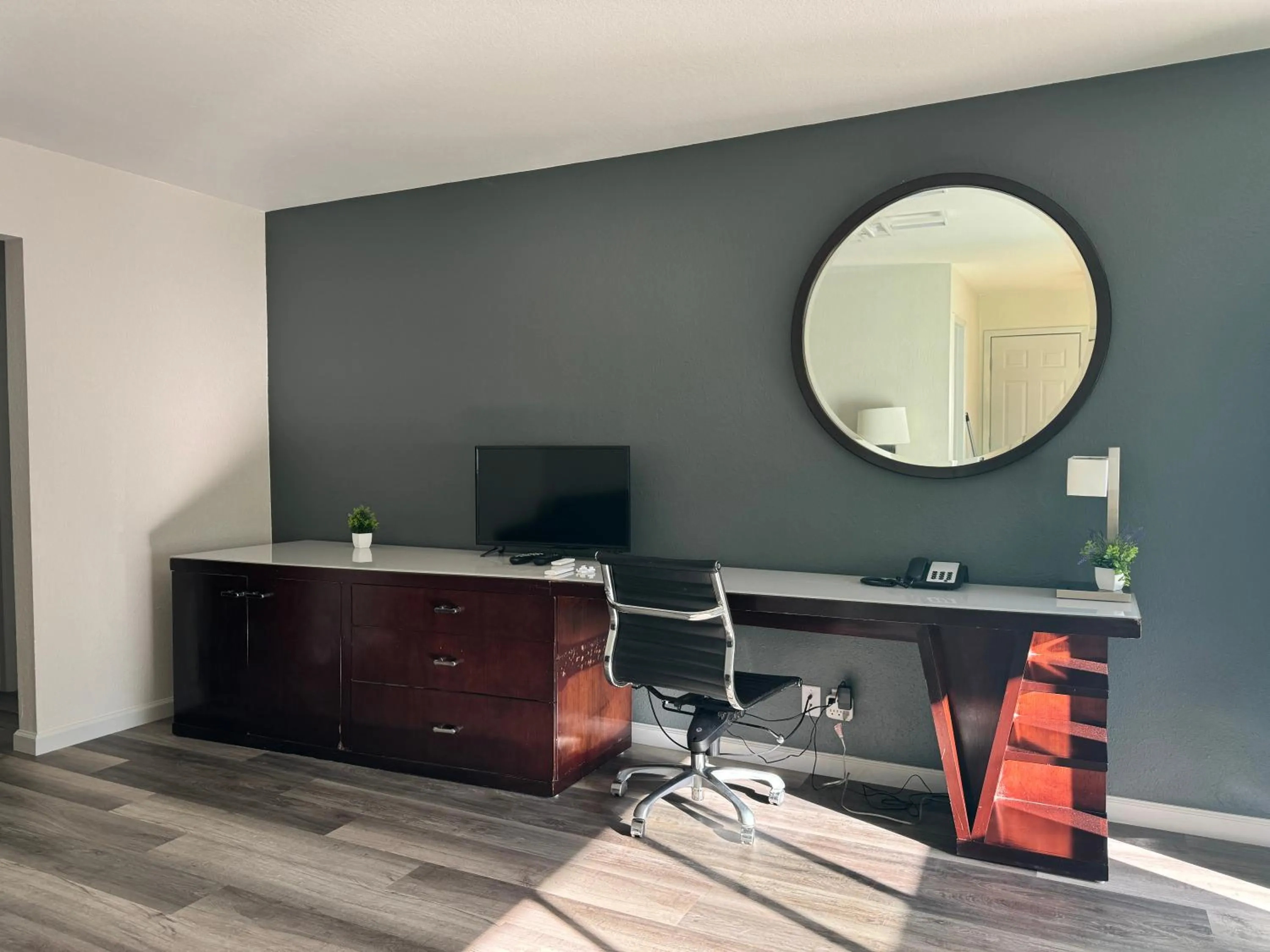 TV and multimedia, TV/Entertainment Center in The Jackson Lodge