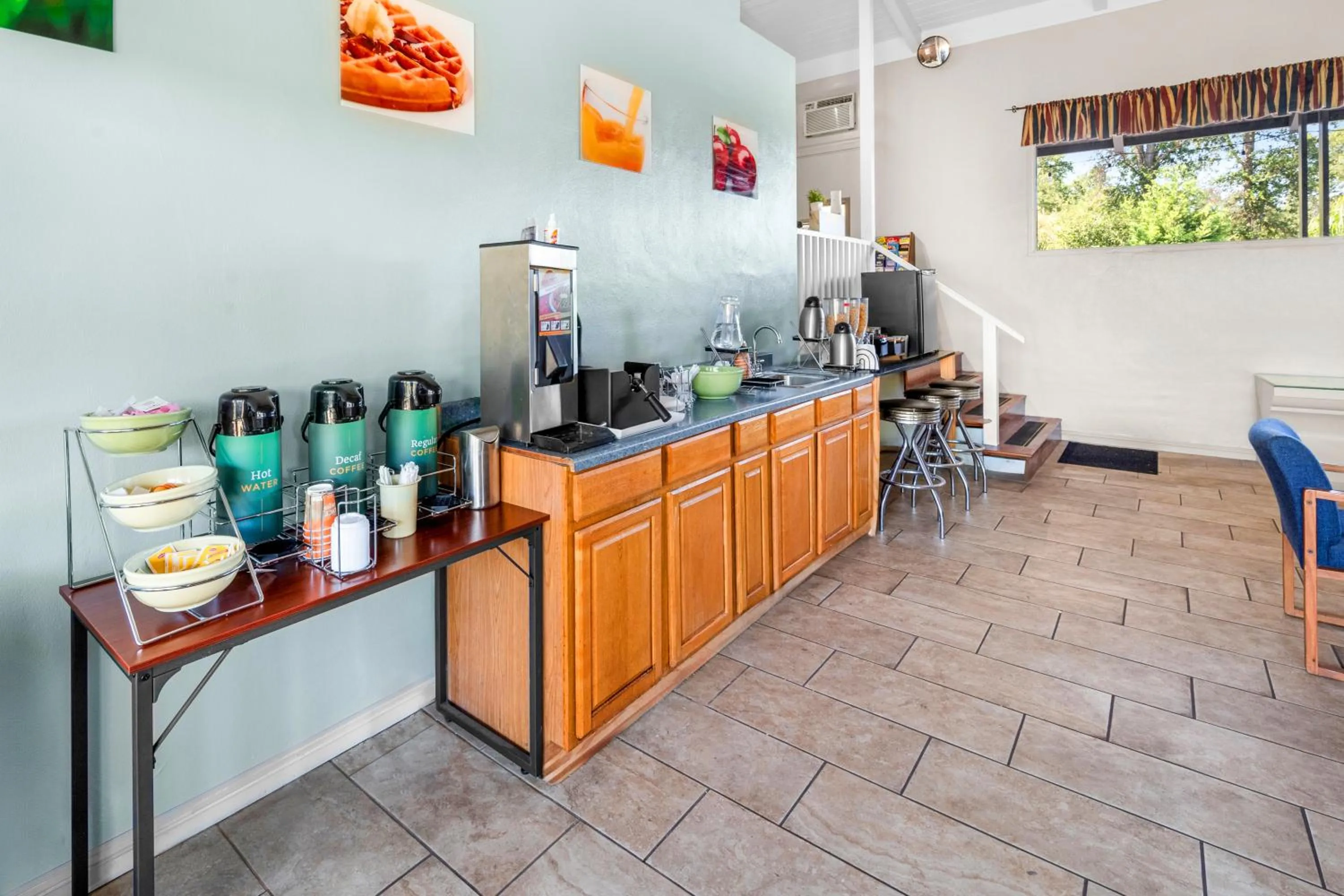 Breakfast, Restaurant/Places to Eat in The Jackson Lodge