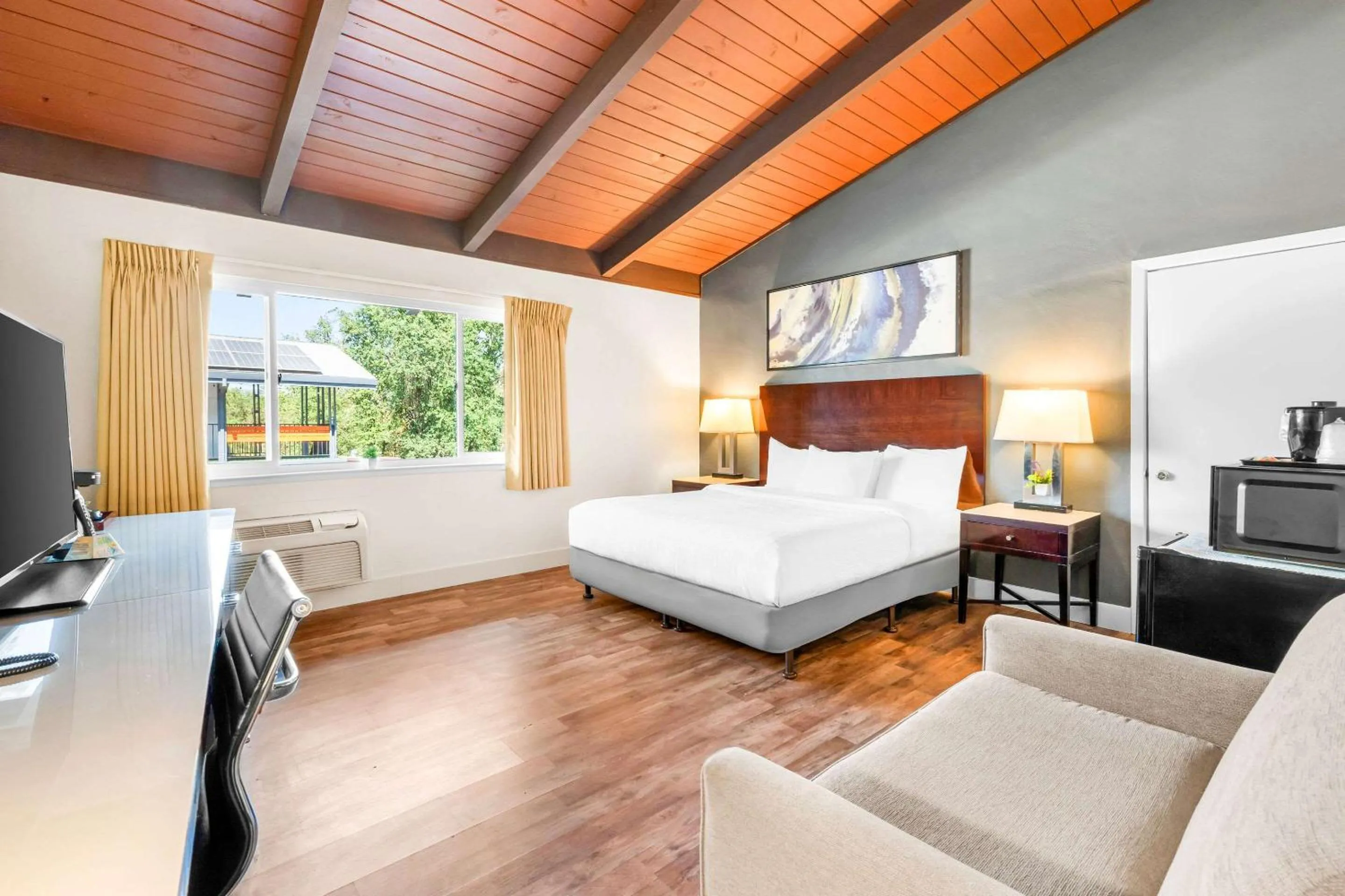 Bedroom in The Jackson Lodge