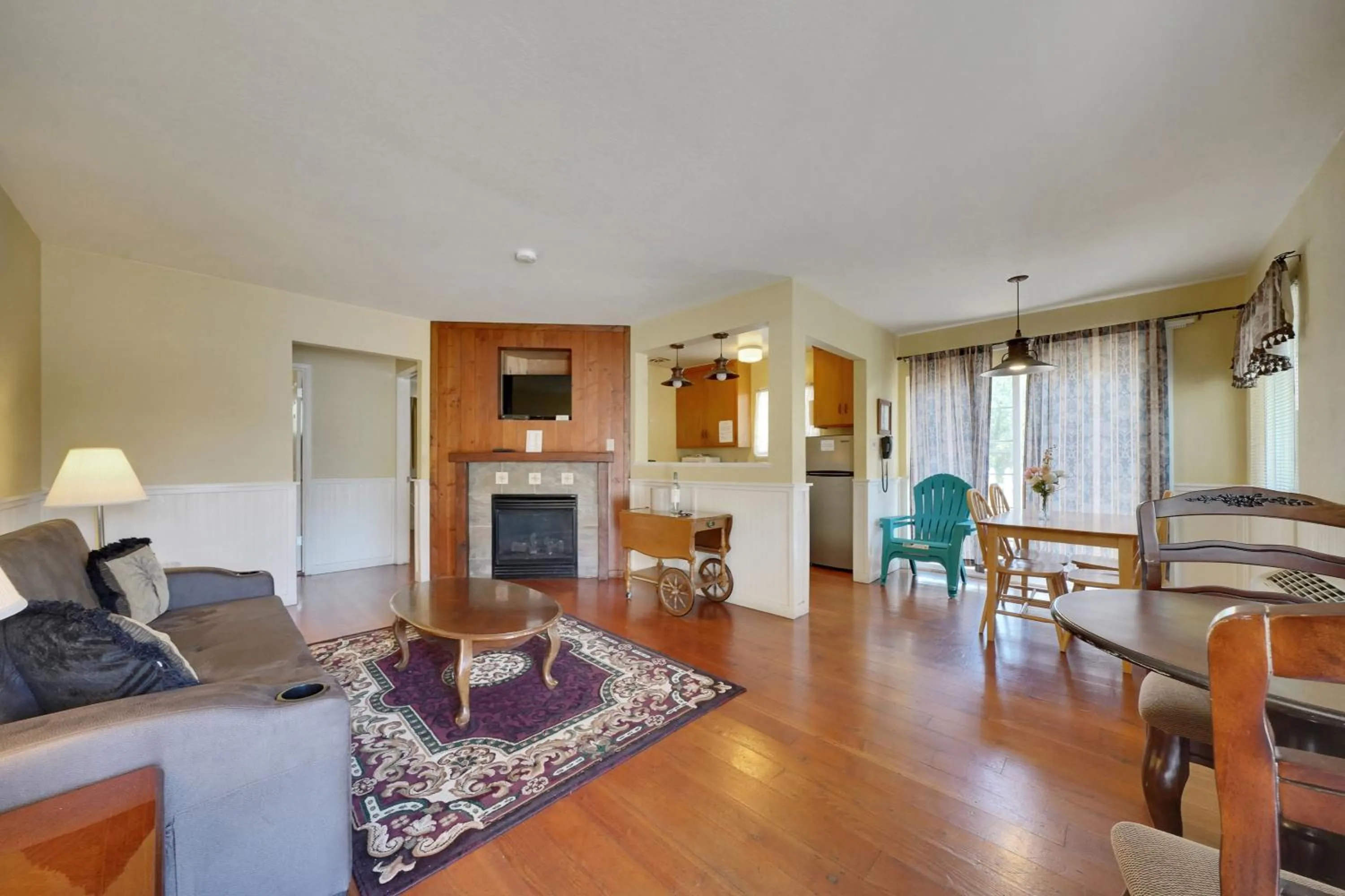 TV and multimedia, Seating Area in The Jackson Lodge
