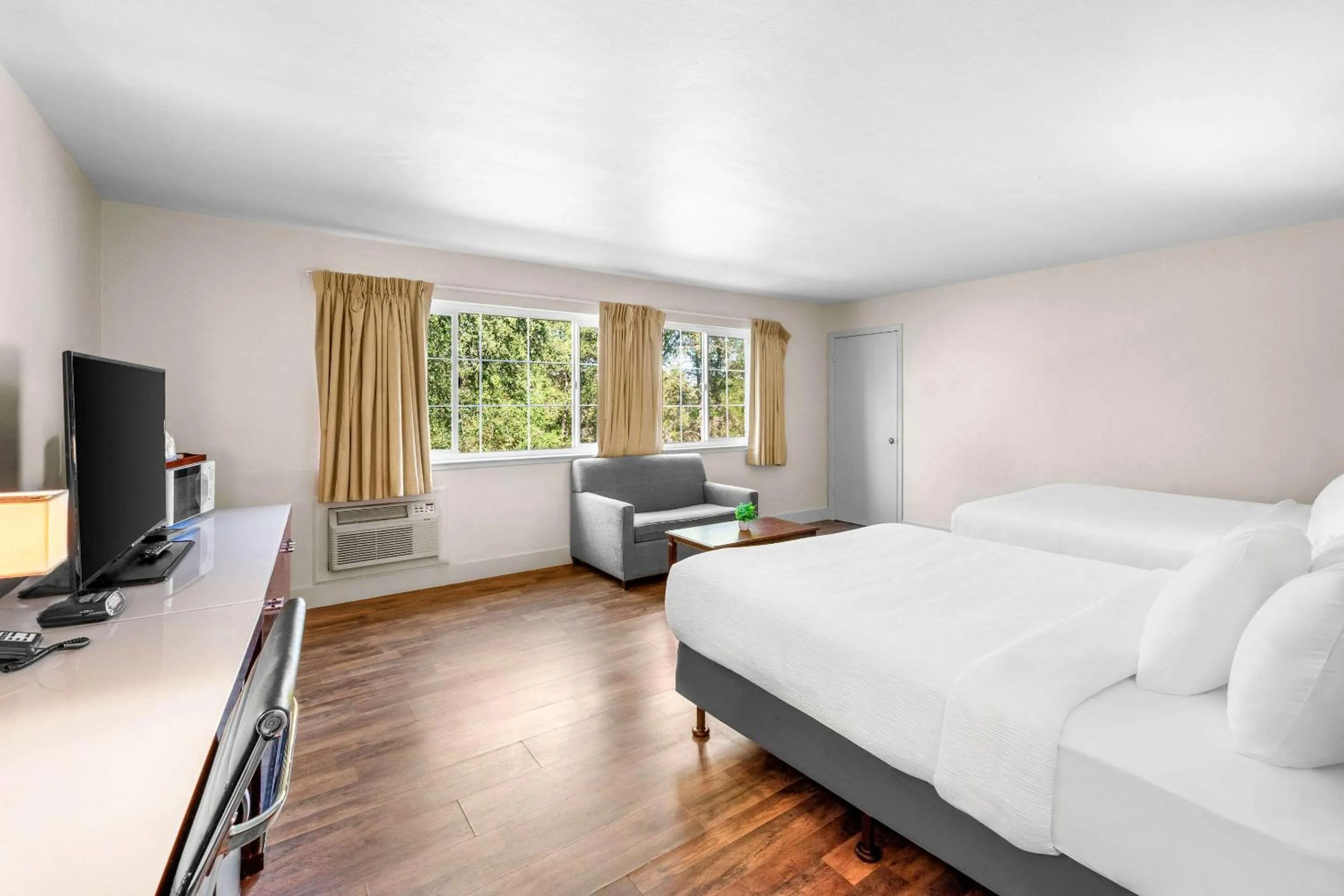 Bedroom, TV/Entertainment Center in The Jackson Lodge
