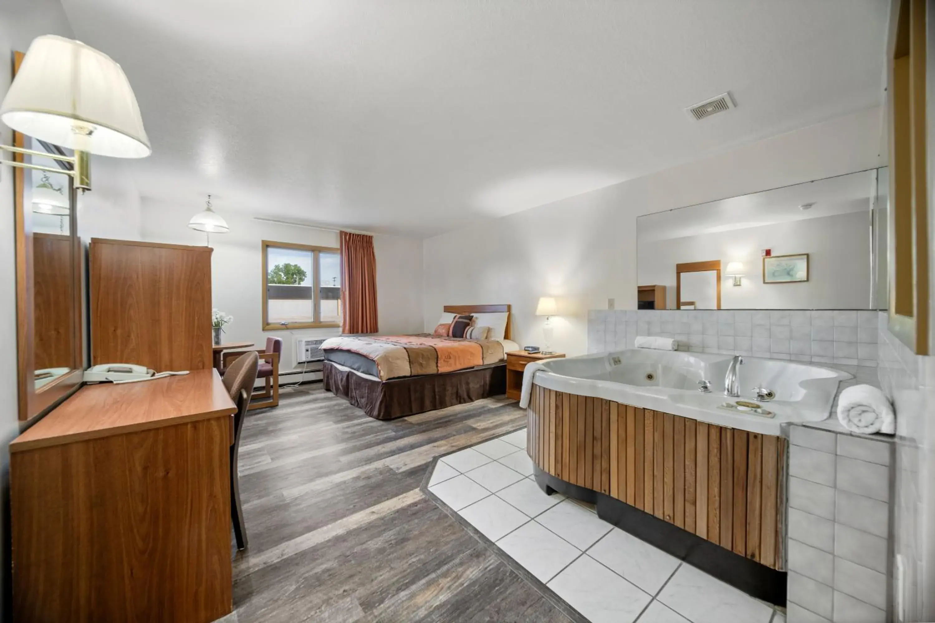 King Room with Spa Bath in Executive Inn King Room with Spa Bath in Executive Inn