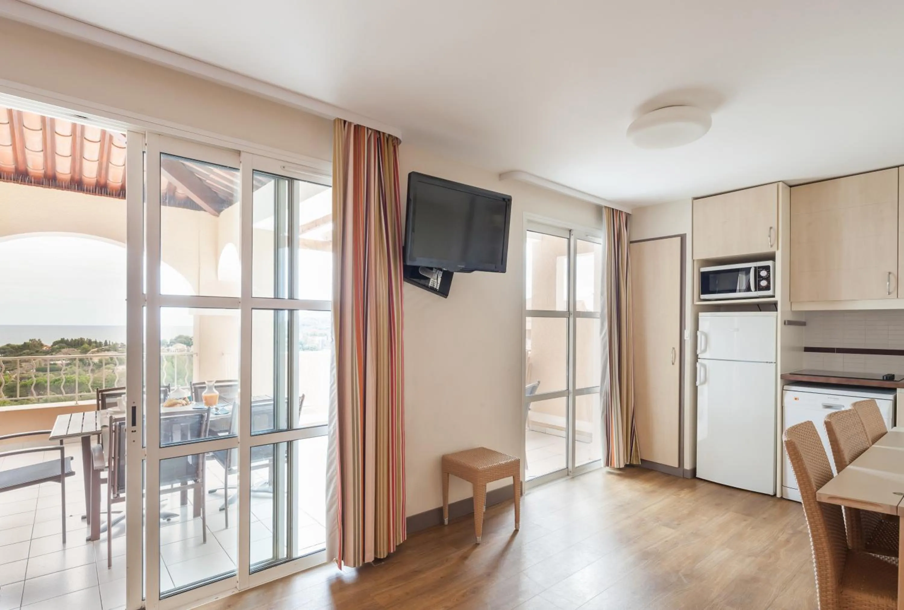 Communal lounge/ TV room in Village Pierre & Vacances Cap Esterel