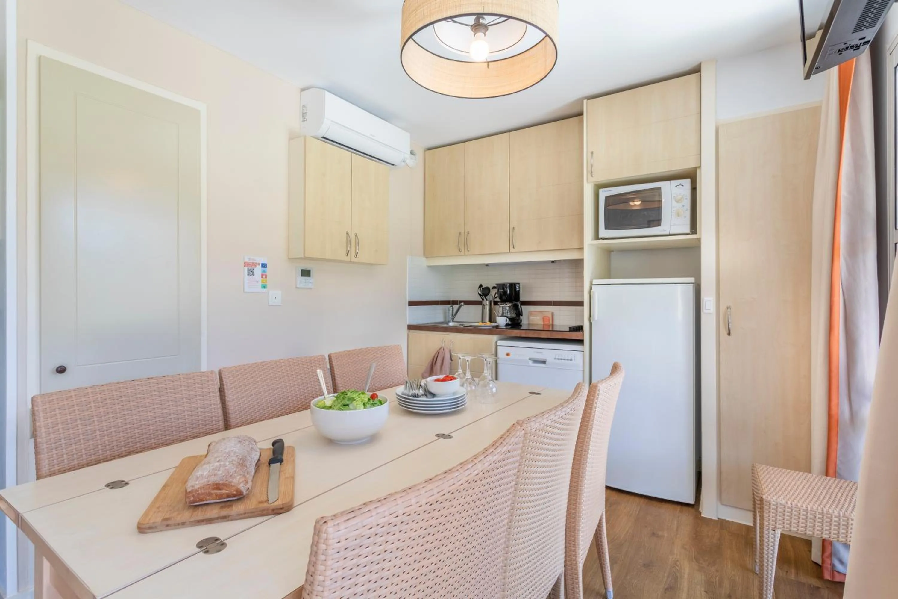 Kitchen or kitchenette in Village Pierre & Vacances Cap Esterel