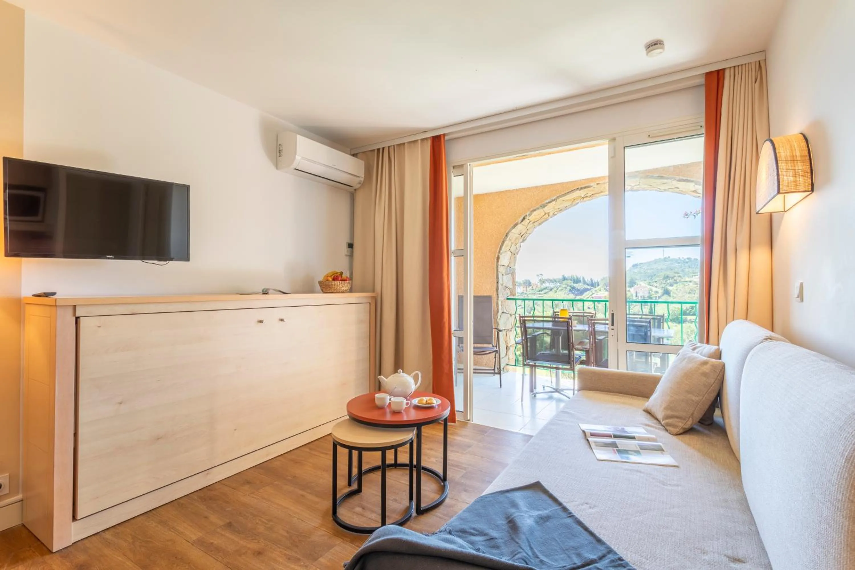 Communal lounge/ TV room in Village Pierre & Vacances Cap Esterel