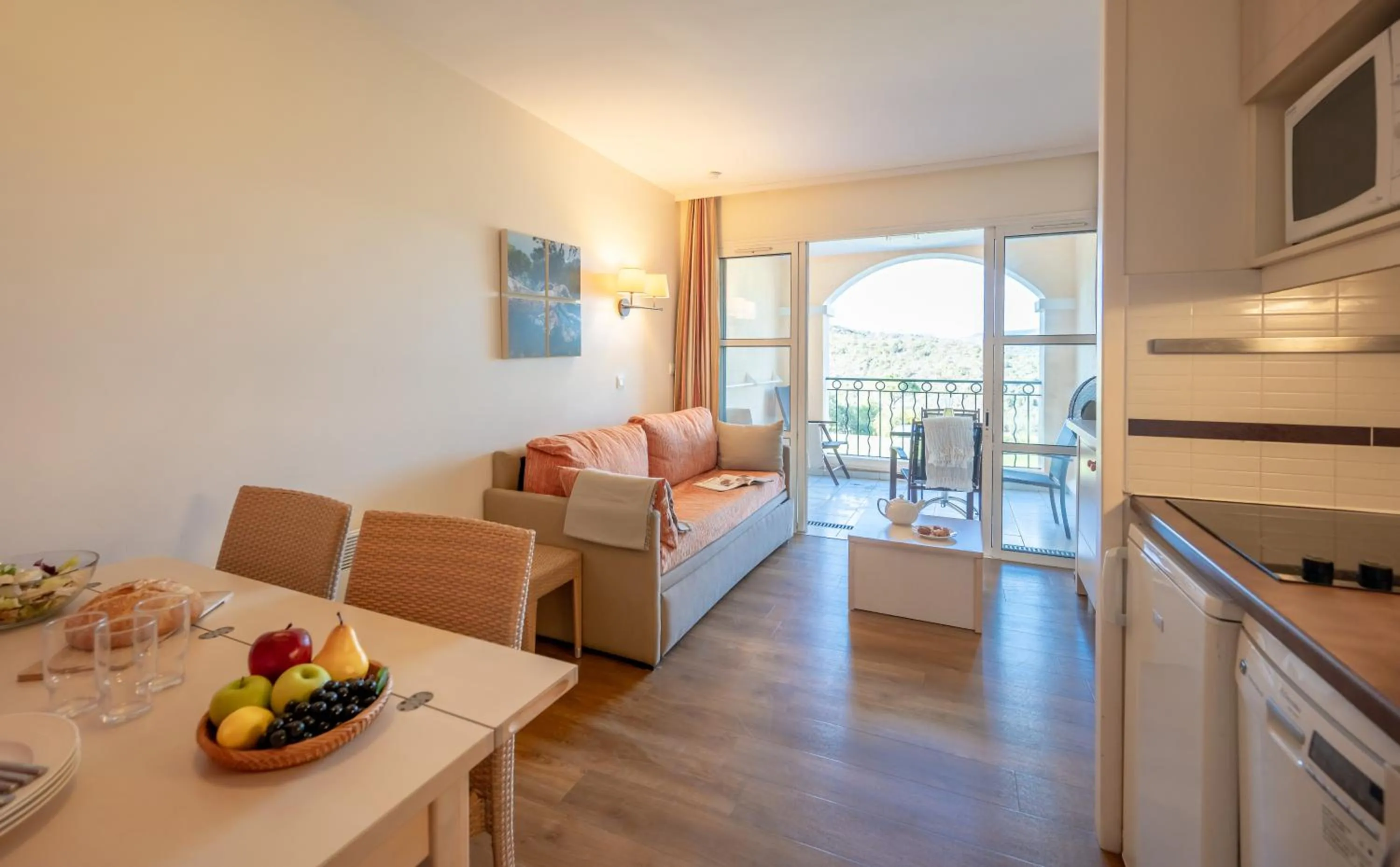 Kitchen or kitchenette in Village Pierre & Vacances Cap Esterel