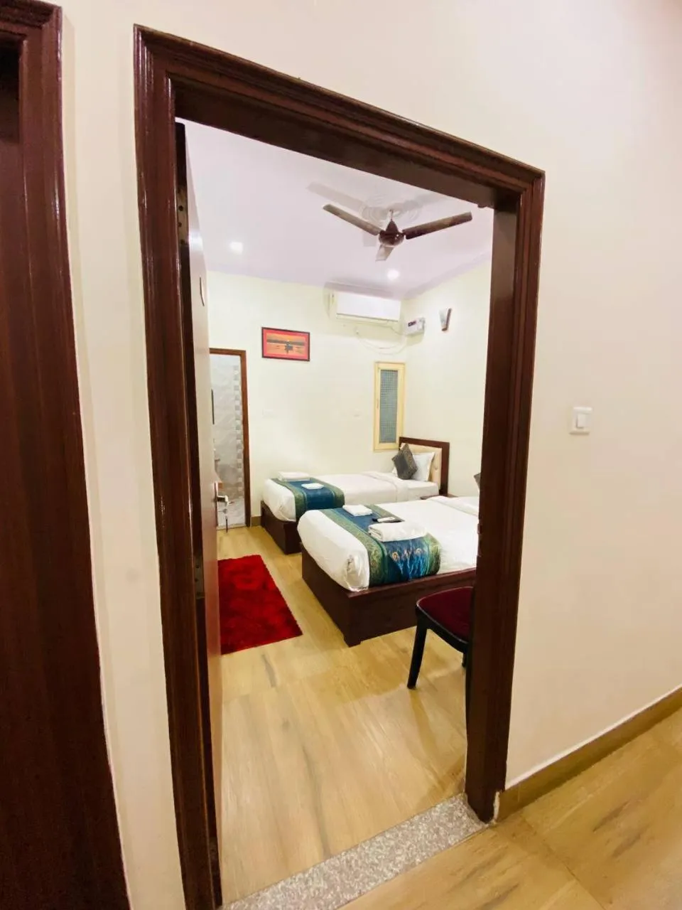 Living room, Bed in The Century Plaza Hotel