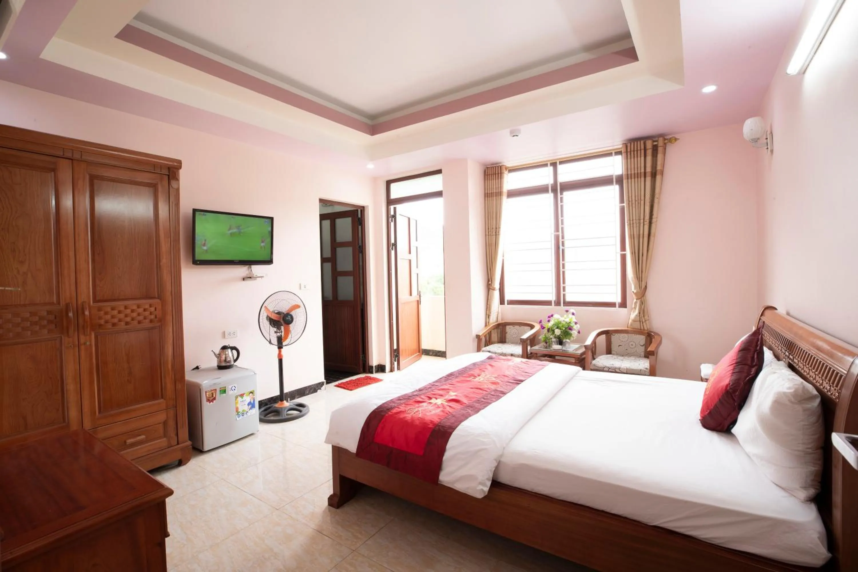 KHÁCH SẠN SEN VÀNG