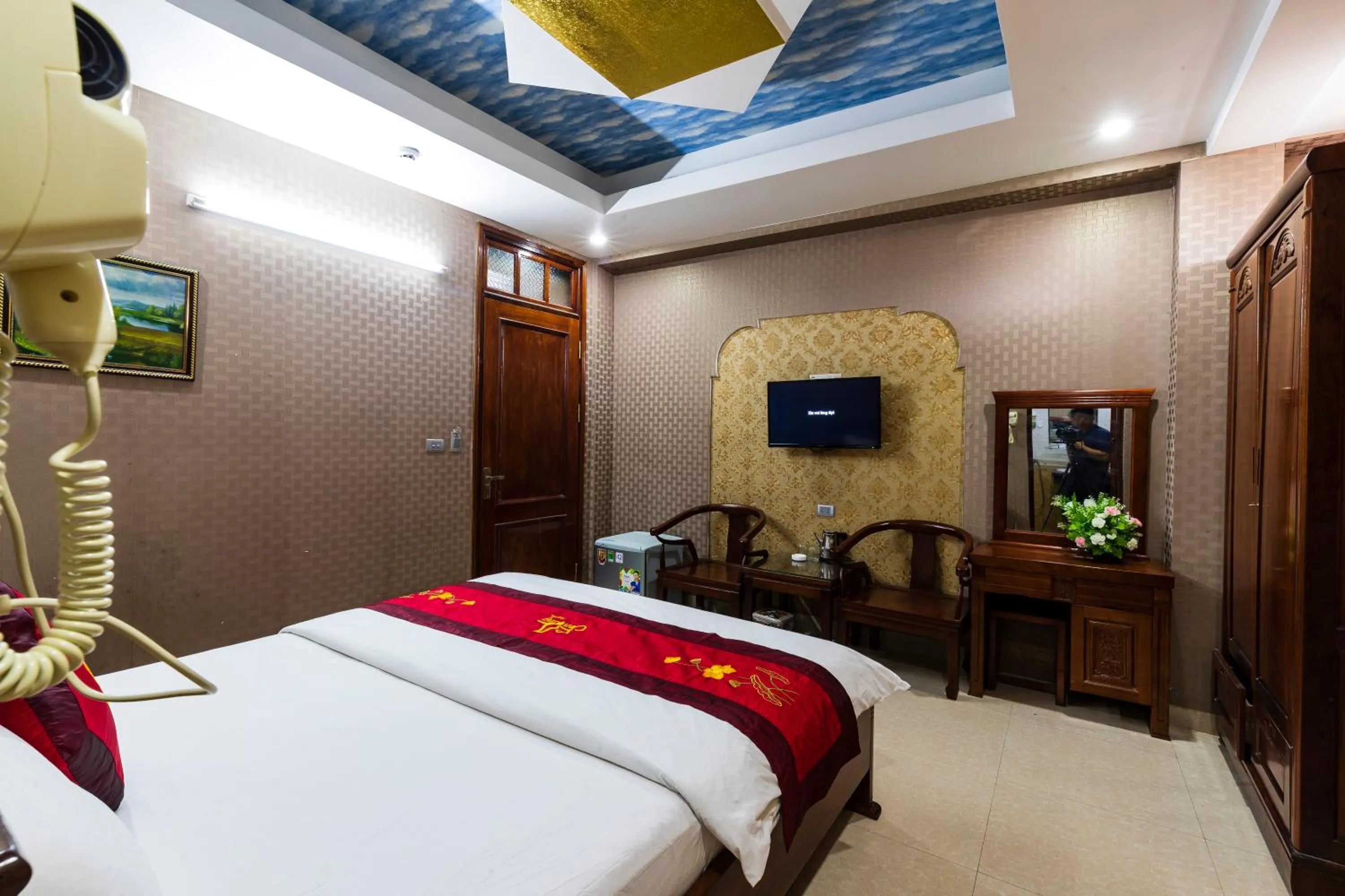 KHÁCH SẠN SEN VÀNG